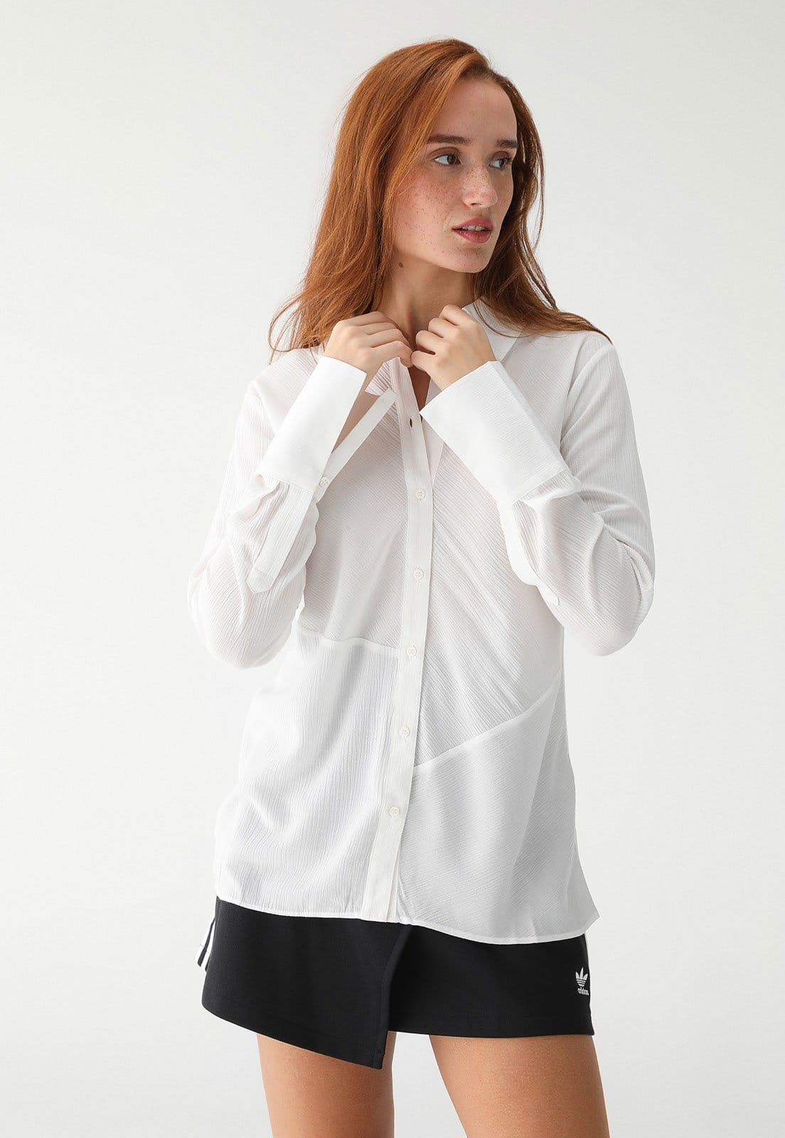 Camisa TOPSHOP Reta Texturizada com Recortes Off-White