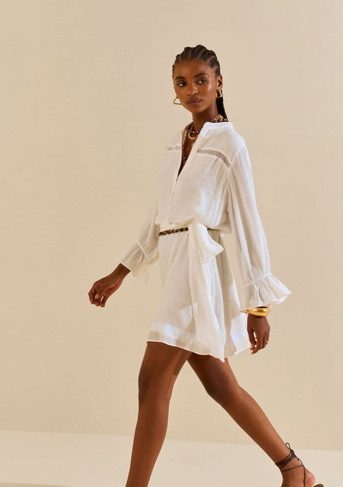 Vestido Morena Rosa Solto Gola Padre Manga Longa Curto Off-white