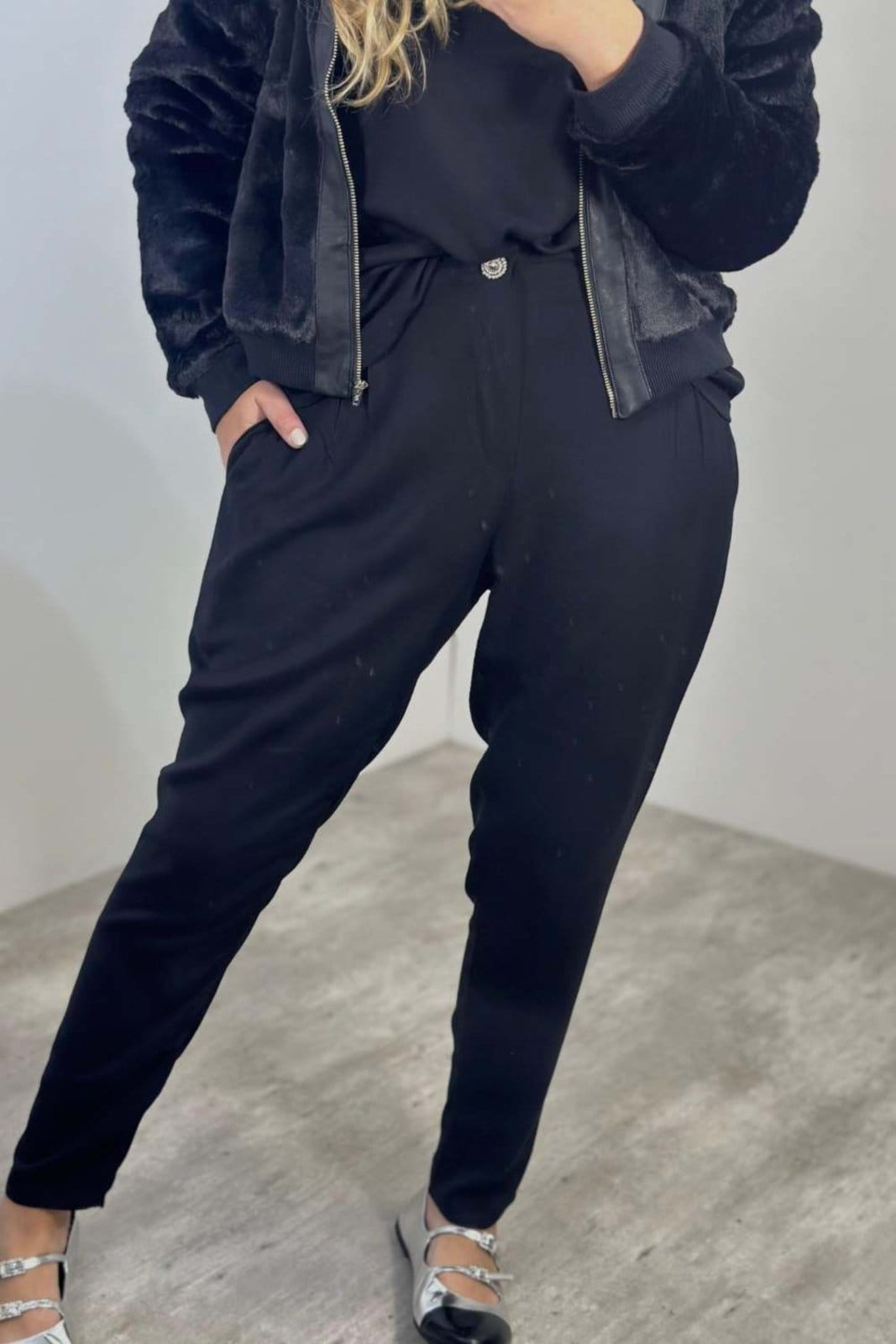 Vista 2 Calça Vanibele Viscose Preta Vanibele preto