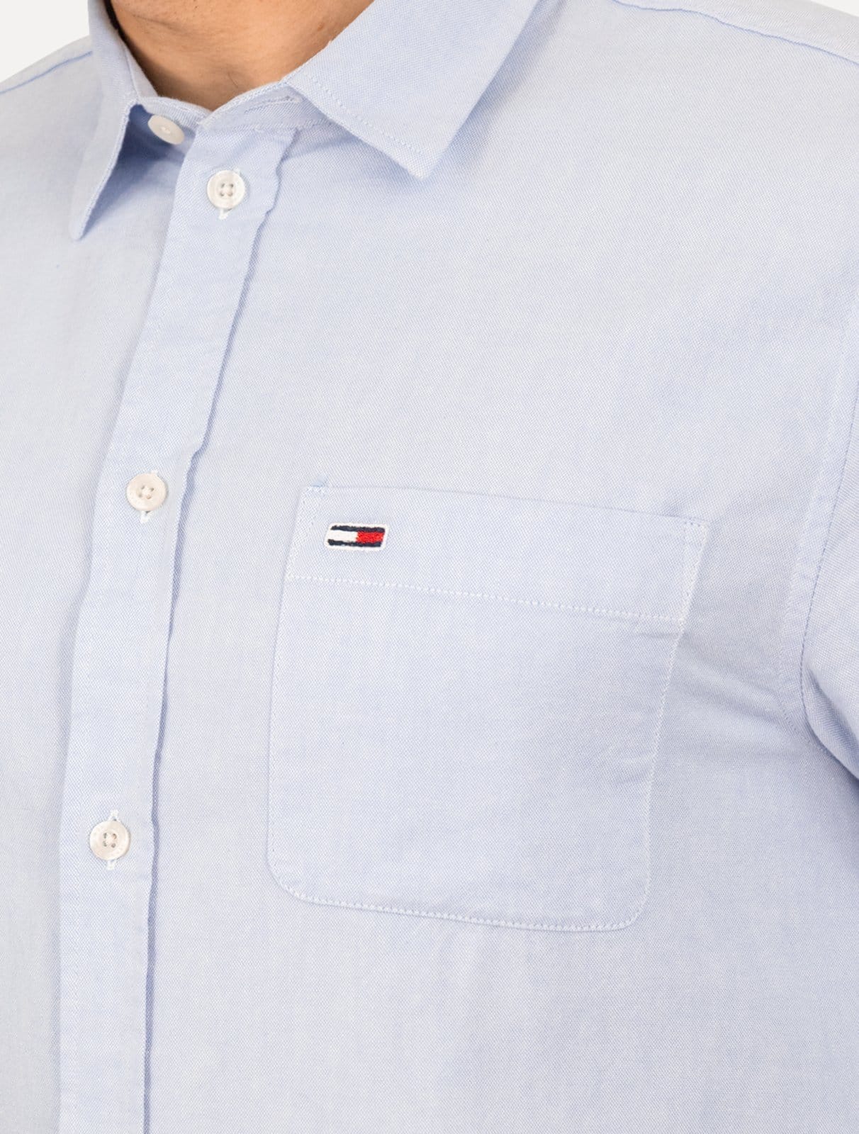 Vista 2 Camisa Tommy Jeans Masculina Regular Classic Oxford Pocket édio Tommy Jeans azul