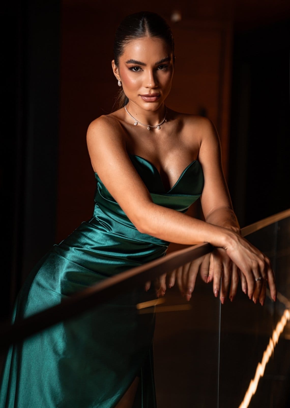 Vista 2 Vestido Longo de Festa Madrinhas Tomara que Caia Corselete com Fenda Arlye Petróelo Cia do Vestido verde