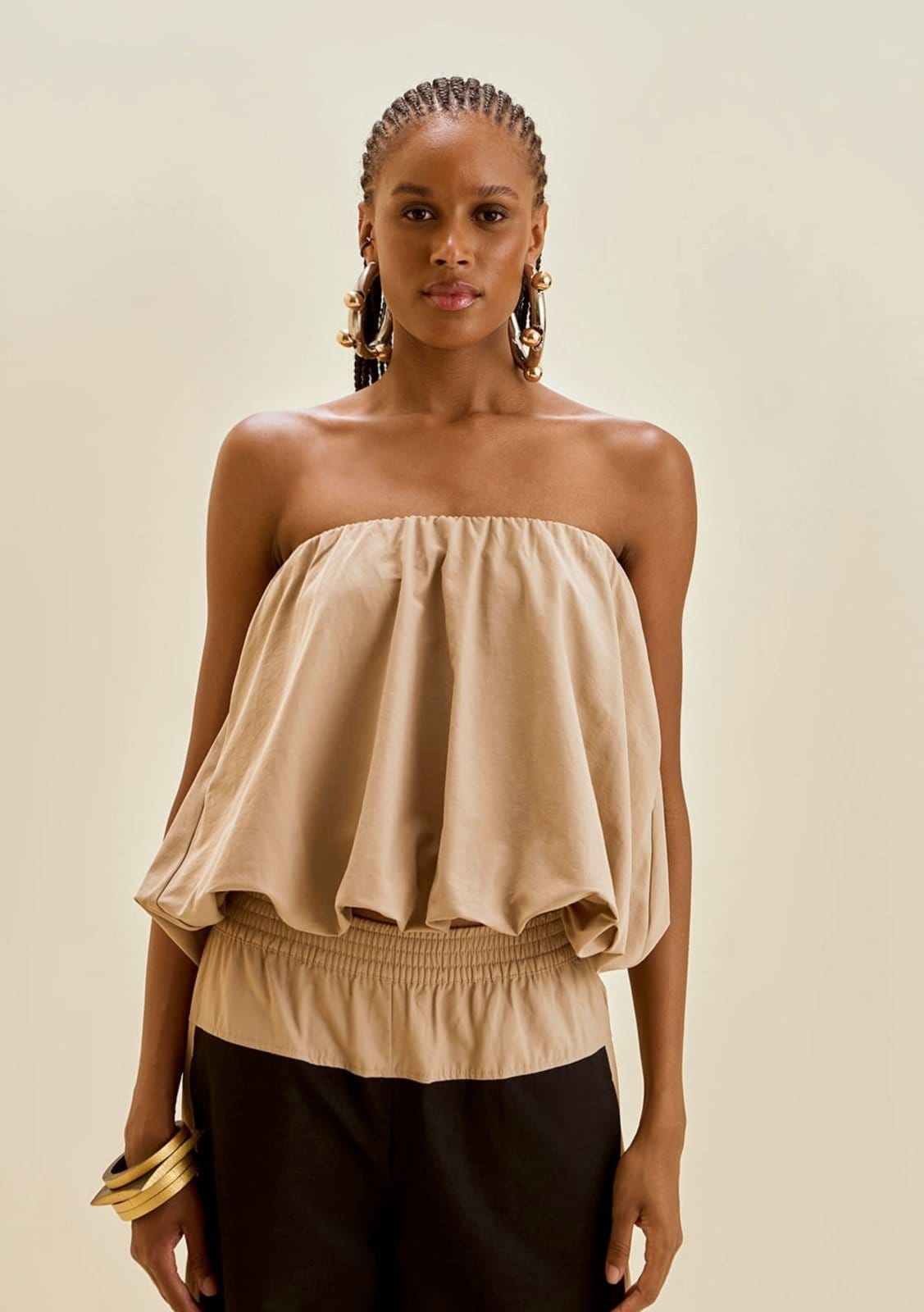 Vista 2 Saia Morena Rosa Evasê Média Curta Bege Morena Rosa bege rosa