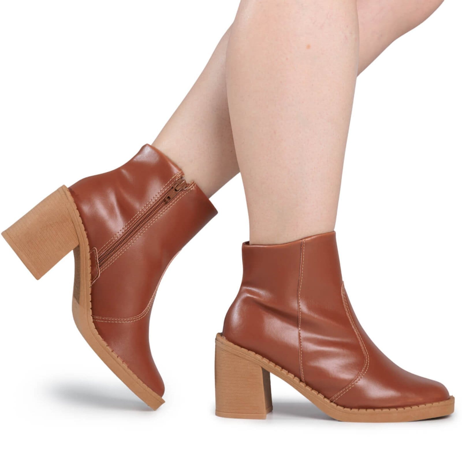 Bota Feminina Ankle Boot Salto Médio Bico Quadrado Cano Baixo Confortável Via Angel 8002