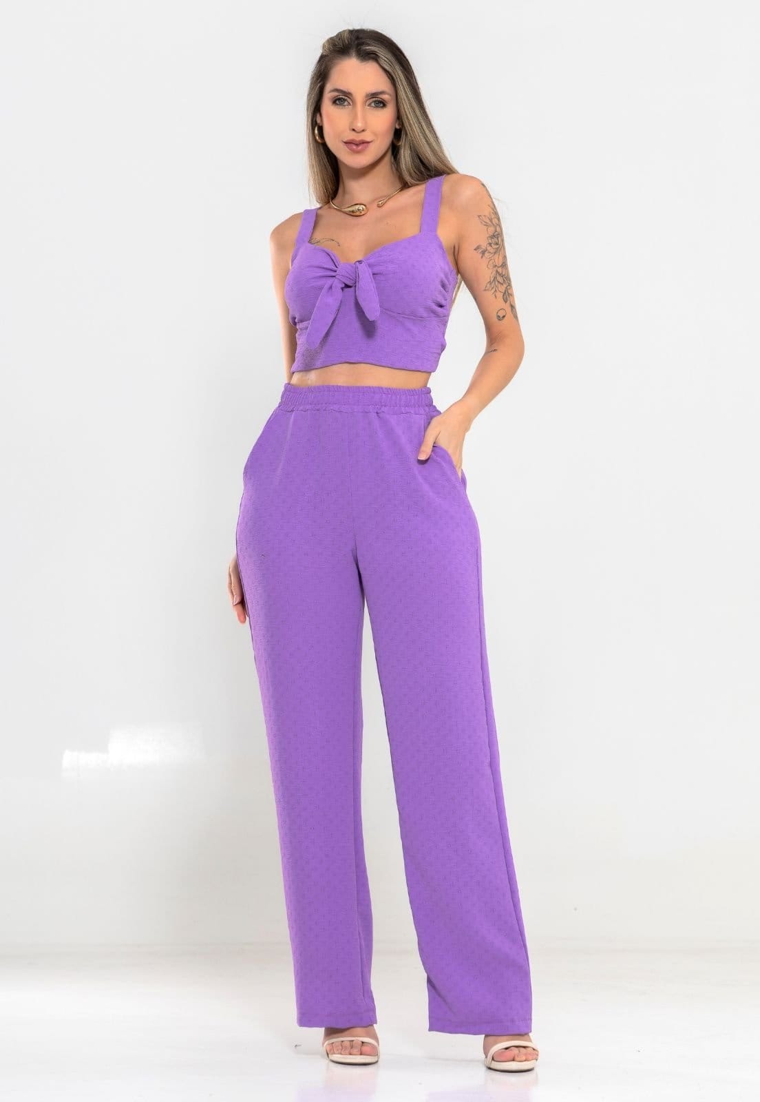 Vista principal Conjunto Feminino Cropped e Calça Pantalona Elastico Ajustavel lilas Docce Mulher lilás