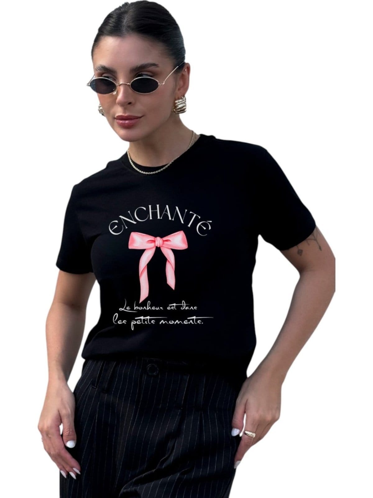 Camiseta Cianitas Preta Estampa Laço Enchanté