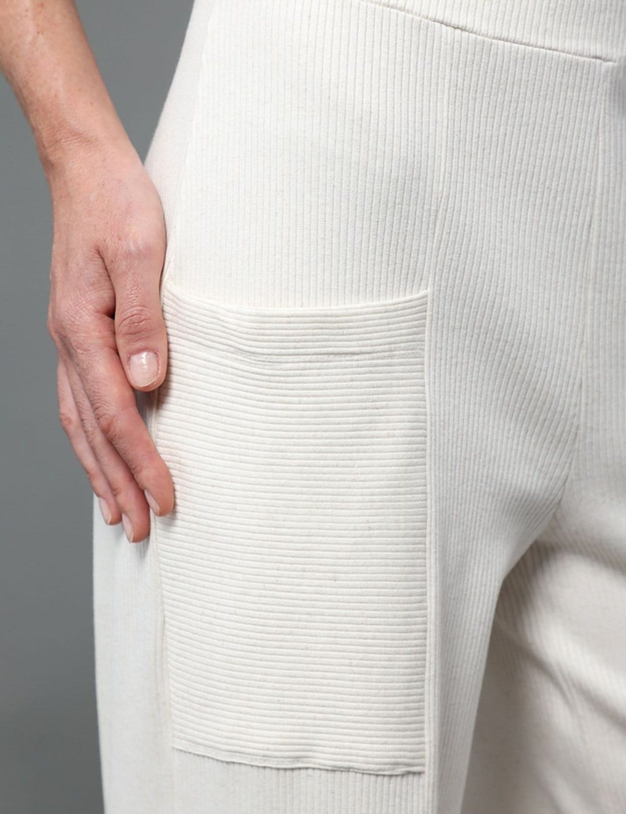 Vista 2 Calça Feminina Malha Wide Leg Calvin Klein - Off White Calvin Klein Jeans off-white white