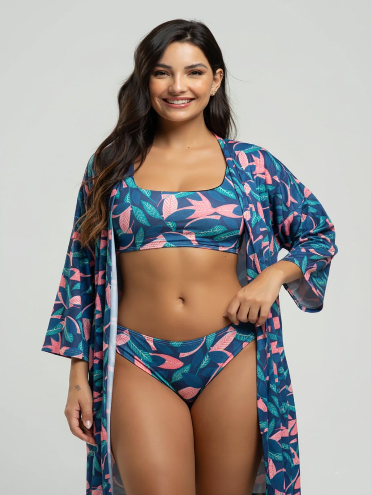 Conjunto Vicbela Biquíni Regata Calcinha Comum + Saída de Praia Kimono Folha