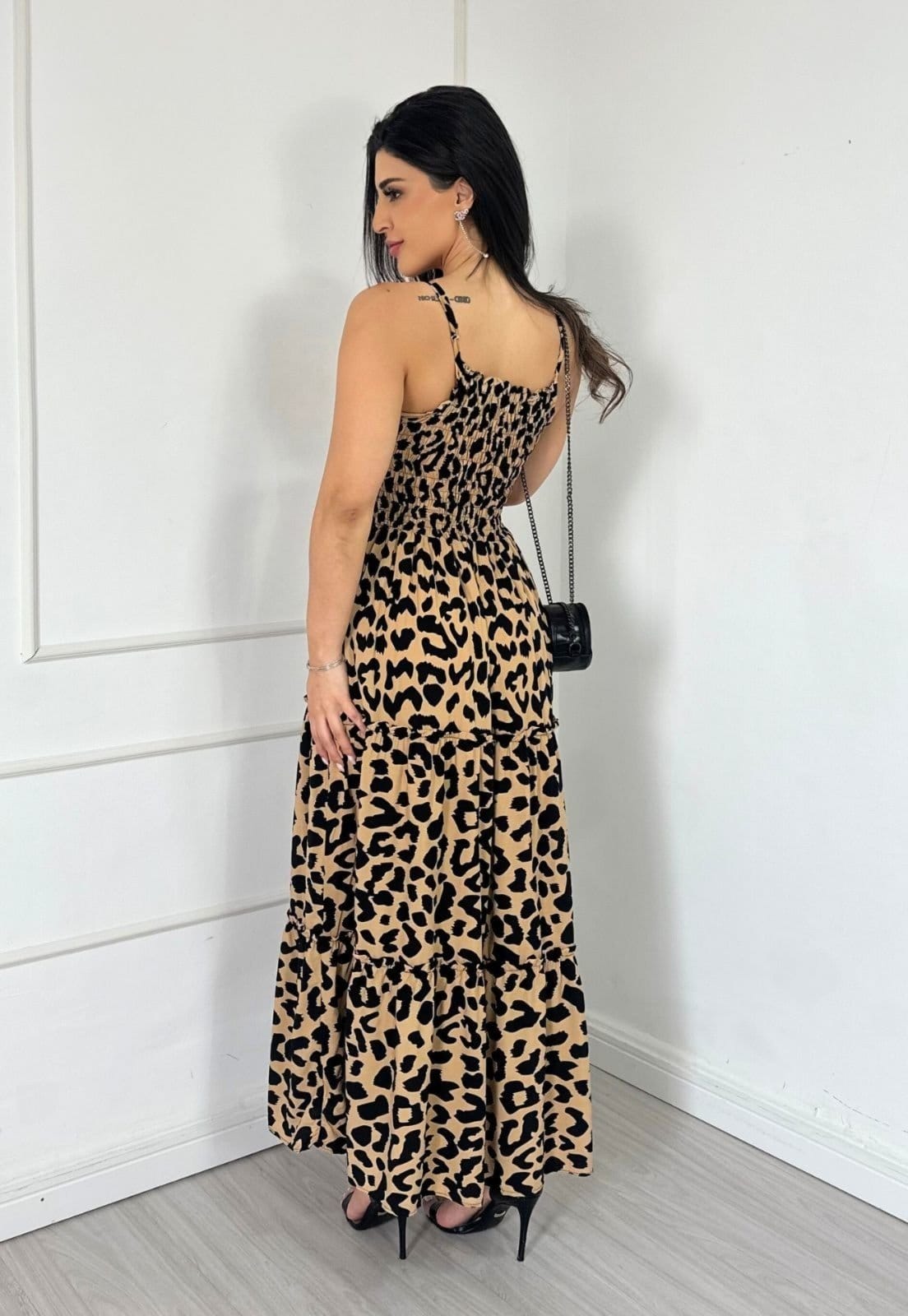 Vista 2 Vestido Alcinha Lastex Longuette Animal Print Onça Adrielly Cia do Vestido onça claro