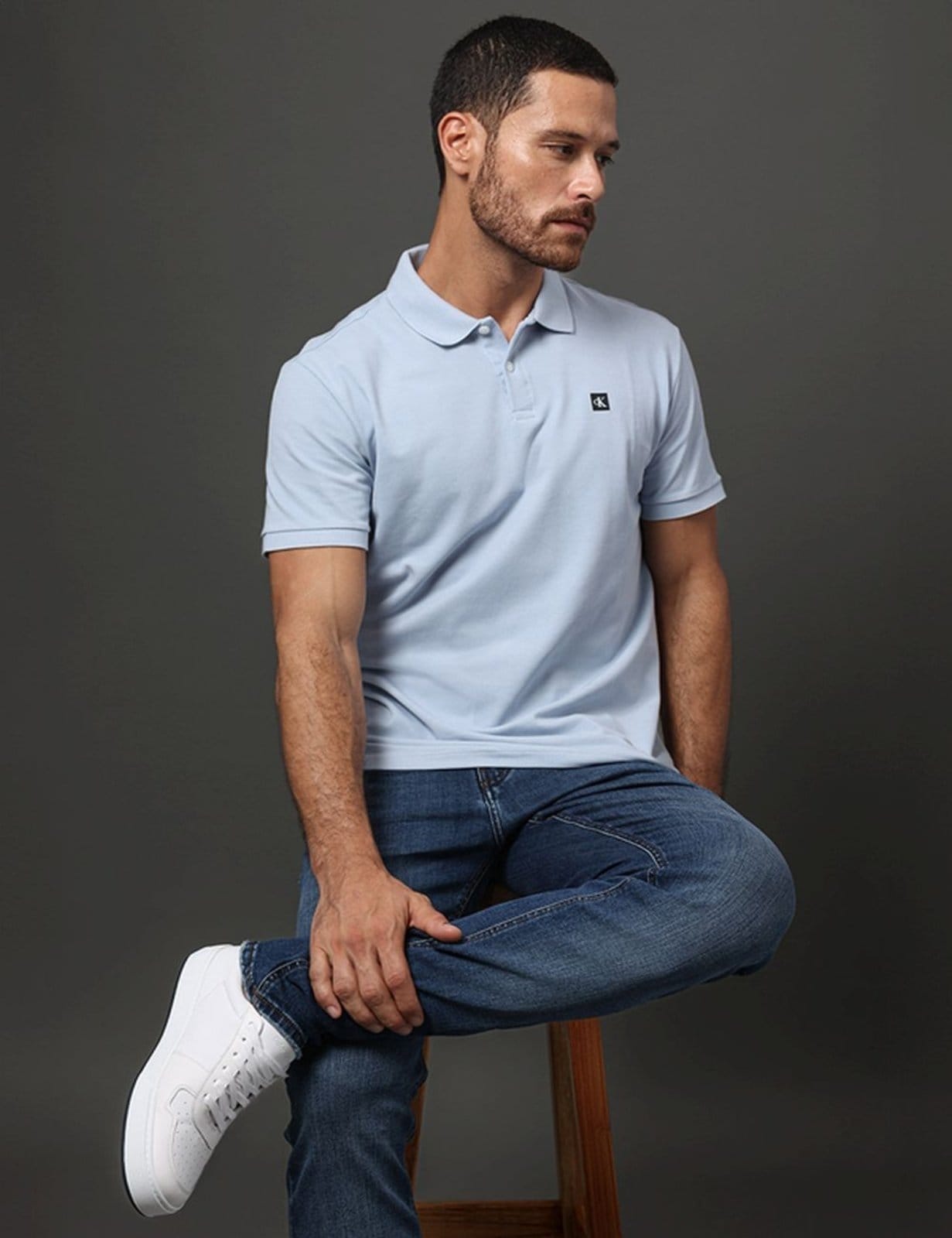 Vista 2 Polo Masculina Premium Calvin Klein Jeans - Lavanda Calvin Klein Jeans azul lavanda