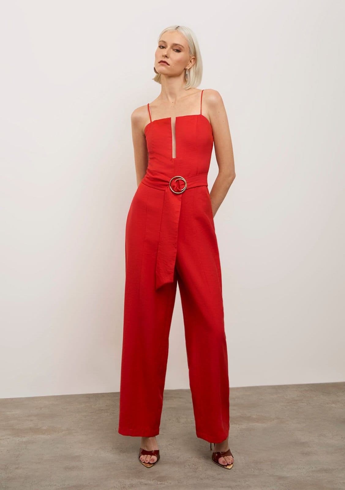 Macacão Iódice Solto Decote Reto Sem Manga Longo