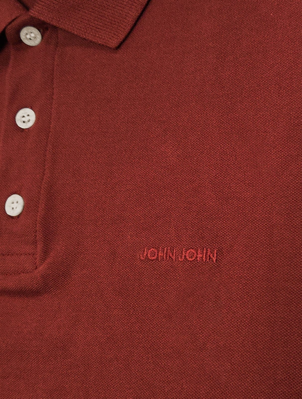 Vista 2 Polo John John Masculina New Simple Light Button Vermelha John John vermelho