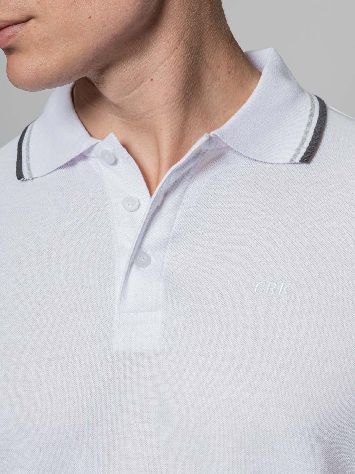 Vista 2 Kit 3 Camisas Polo Masculina Básicas Areia, Branco e Terracota Crocker - 50727 Crocker multicolorido