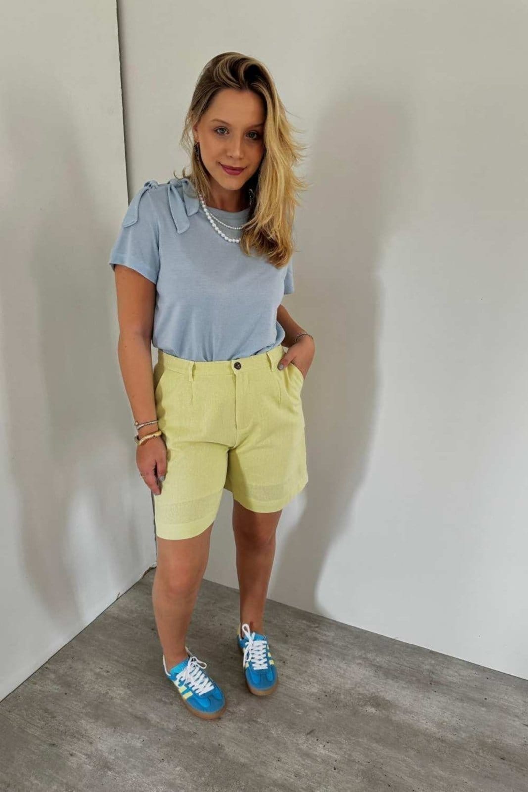 Vista 2 Bermuda Vanibele Linho Claro Vanibele amarelo