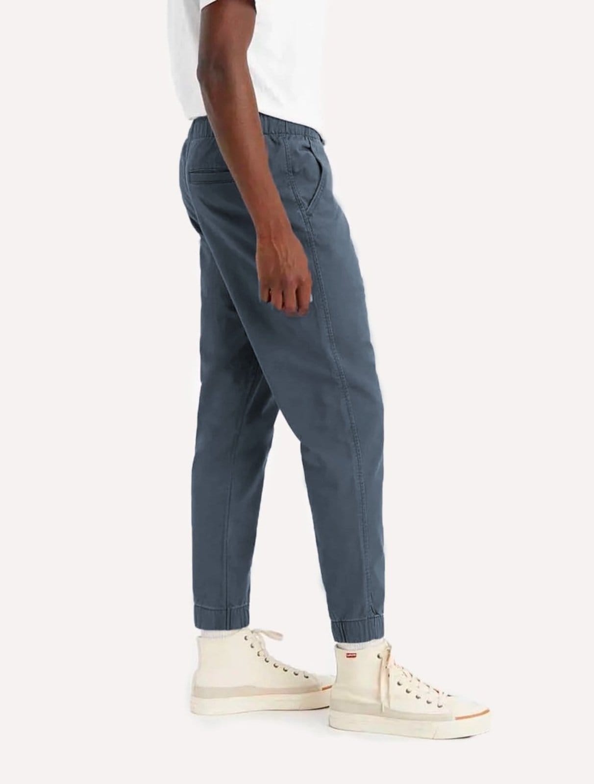 Vista 2 Calça Levis Jeans Masculina XX Chino Jogger Chumbo Levis cinza