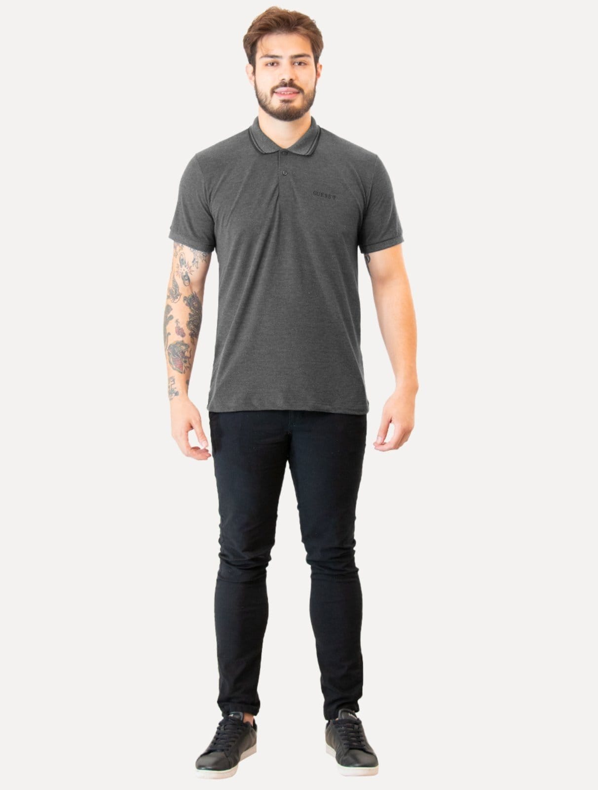 Vista 2 Polo Guess Masculina Piquet Bordado Friso Gola Escuro Mescla Guess cinza