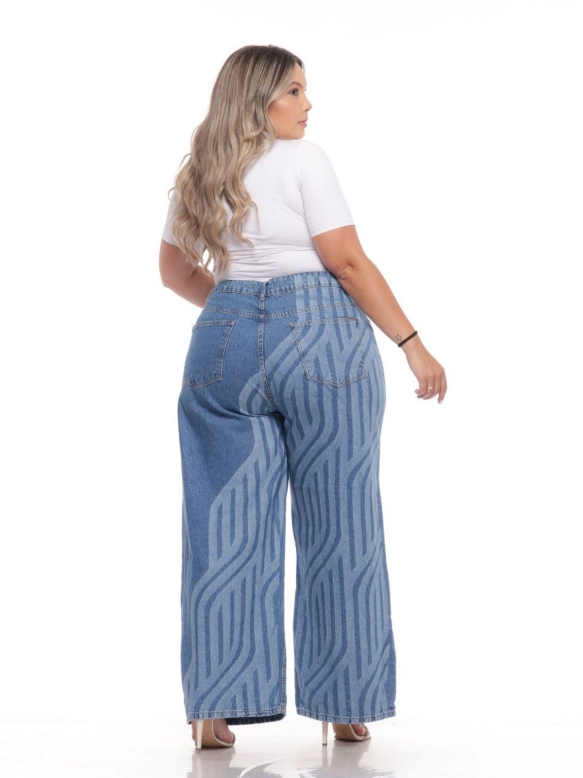 Vista 2 Calça Feminina Jeans Wide Leg Plus Estampa Laser Razon Jeans azul
