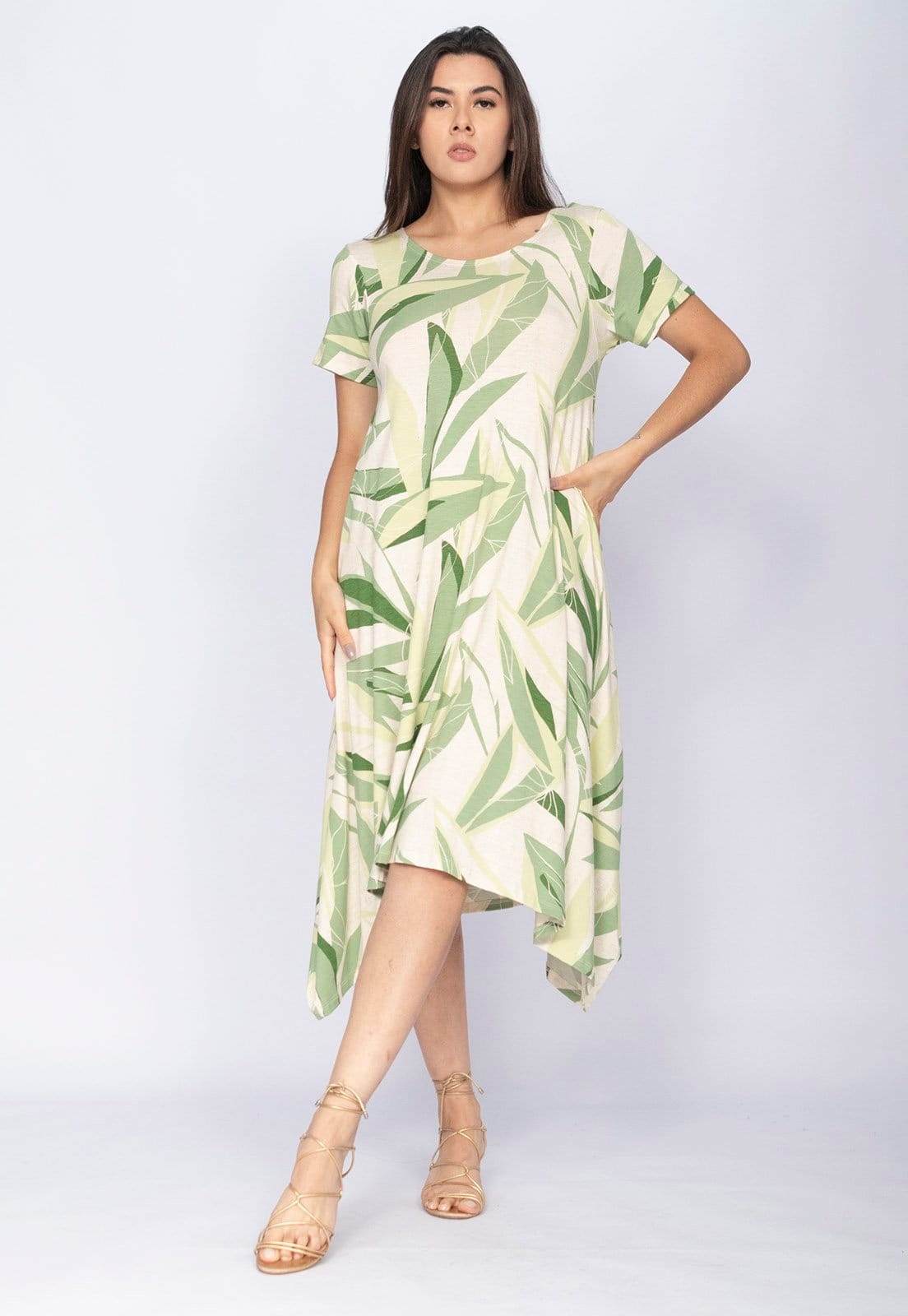 Vista 2 Vestido CabanaFree Saruel Malha Manga Curta Estampa Verde Selvagem Cabanafree estampado/verde verde