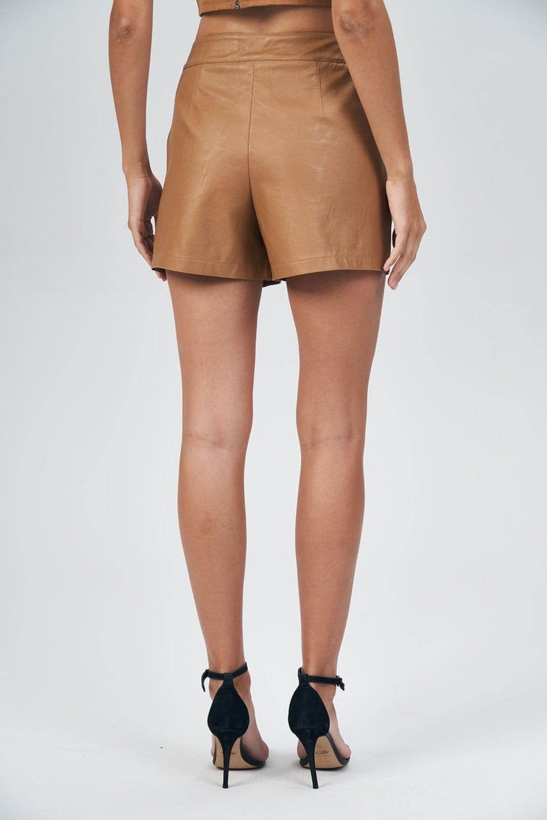 Vista 2 Short PU Elegance Feminino Acostamento ACT FEMININO bege