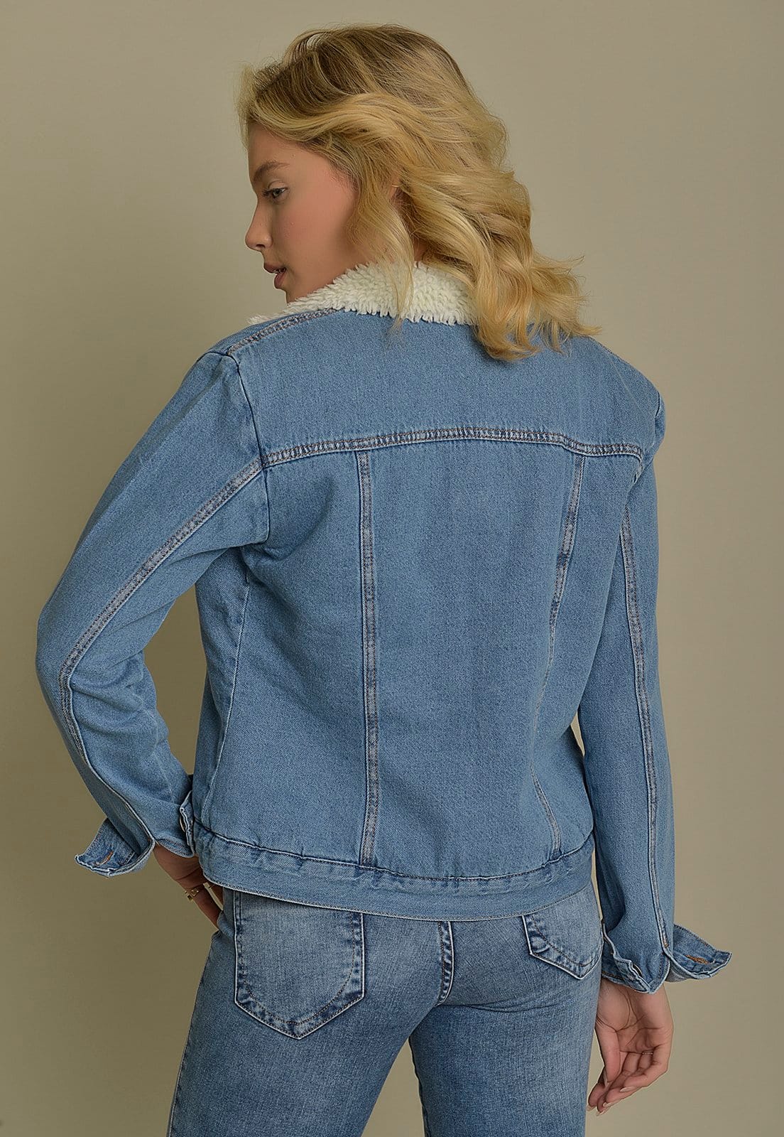 Vista 2 Jaqueta Jeans Feminina Tradicional Forrada Dialogo Jeans Claro DIALOGO azul