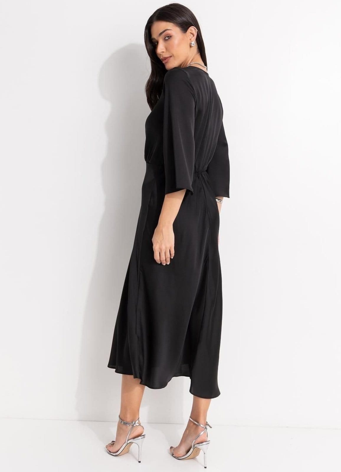 Vista 2 Vestido Em Crepe Plano Acetinado Quintess Quintess preto