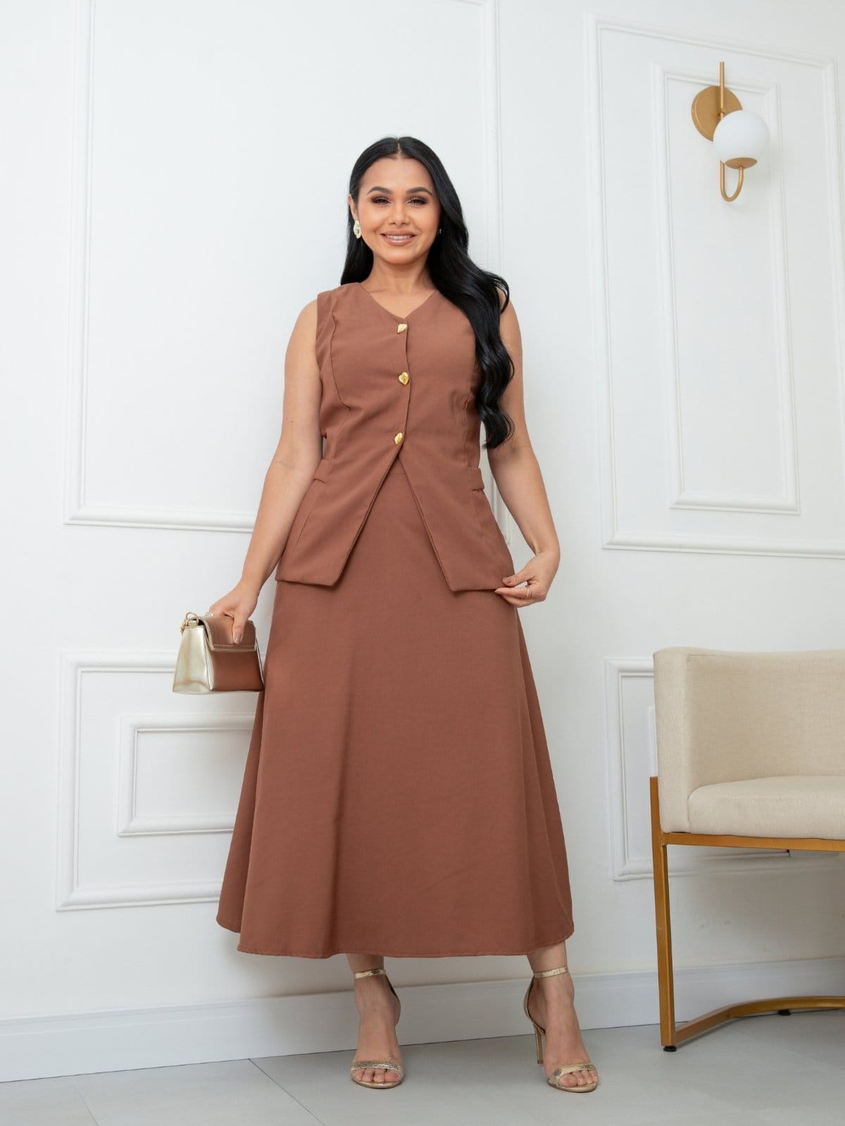 Vista 2 Conjunto Colete FS CONCEPT e Saia Longo Alfaiataria Casual e Confortavel FS CONCEPT marrom