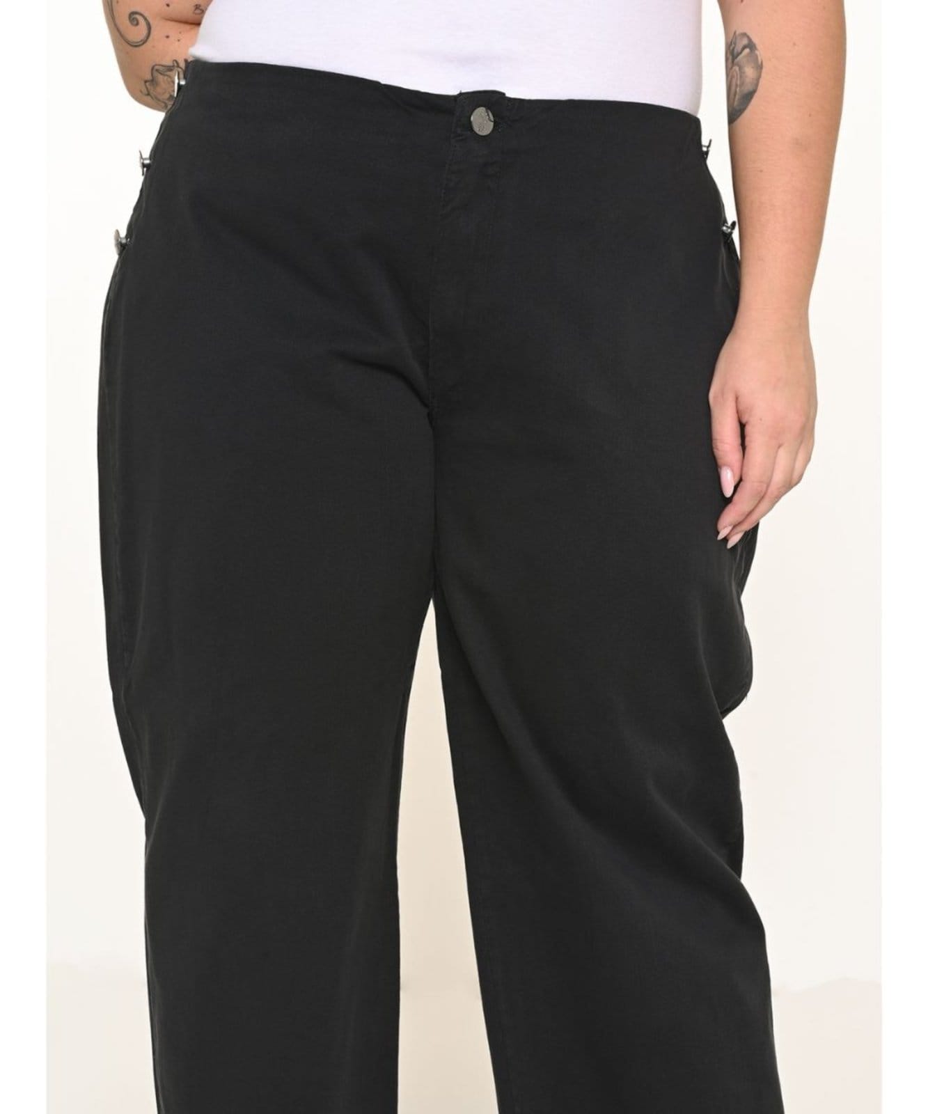 Vista 2 Calça Feminina Sarja Plus Pantacourt Marinheiro Razon Jeans preto