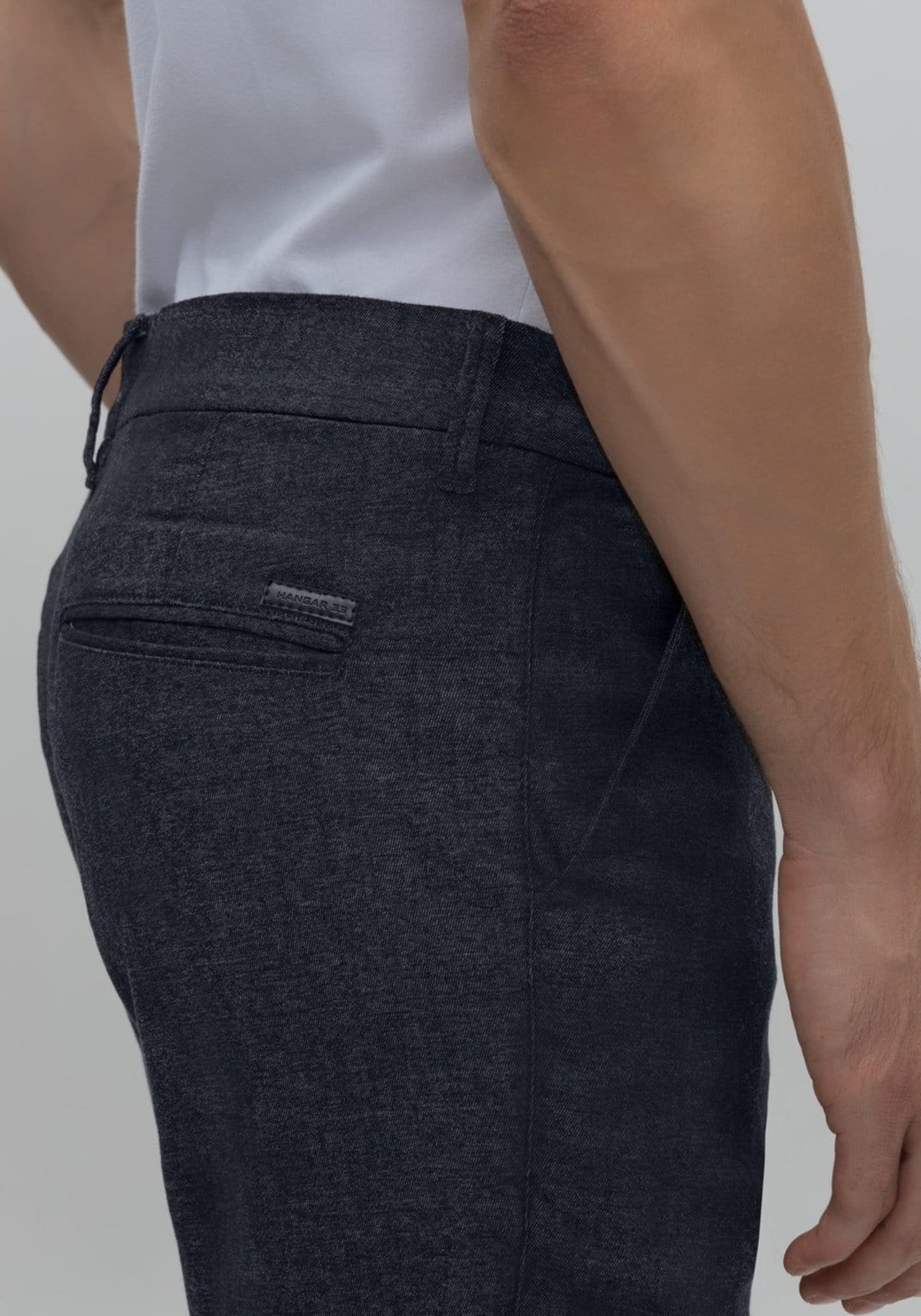 Vista 2 Calça Hangar 33 Sarja Masculina Slim Chino Hangar 33 azul marinho