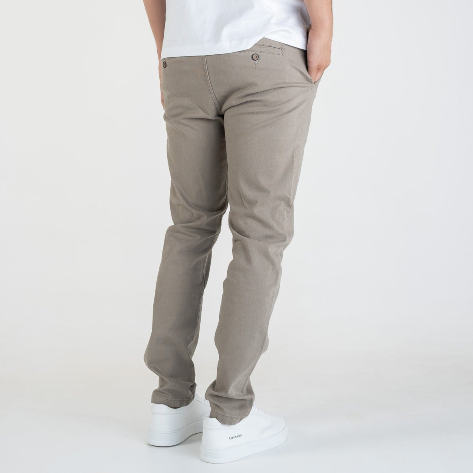 Vista 2 Calça Sarja VersatiOld Slim Khaki VERSATIOLD cáqui khaki