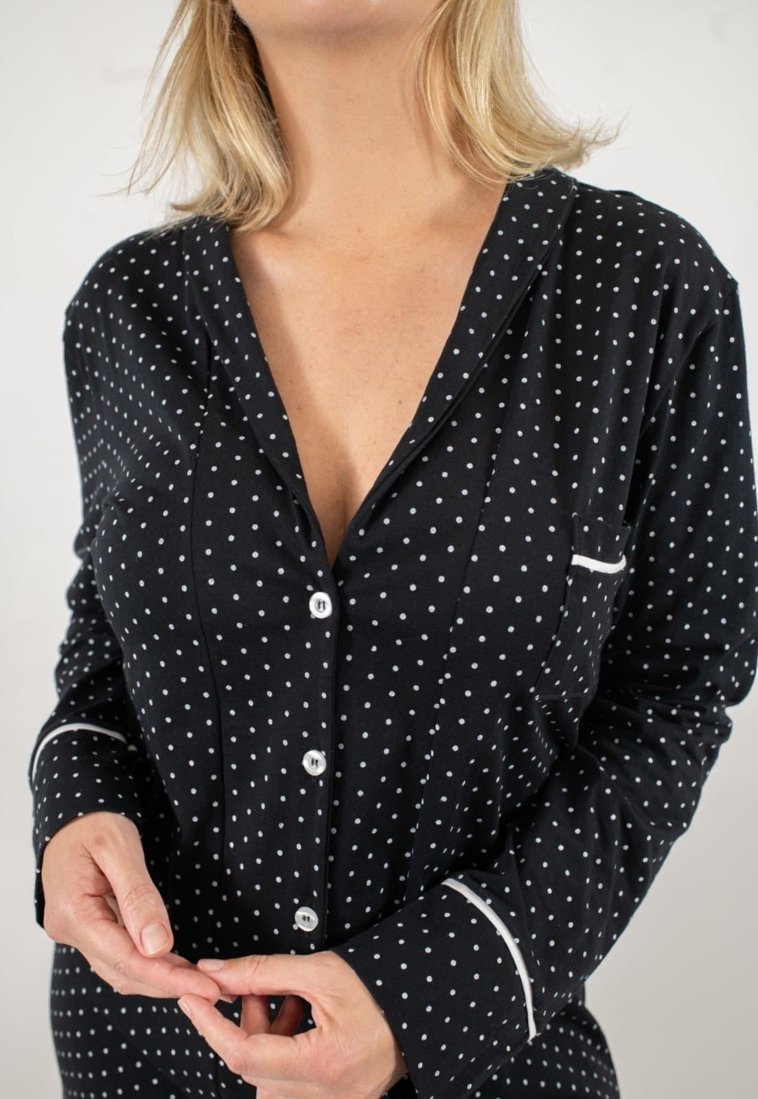 Vista 2 Camisola Algodão Plus Size Manga Longa Bárbara Poá Piante preto