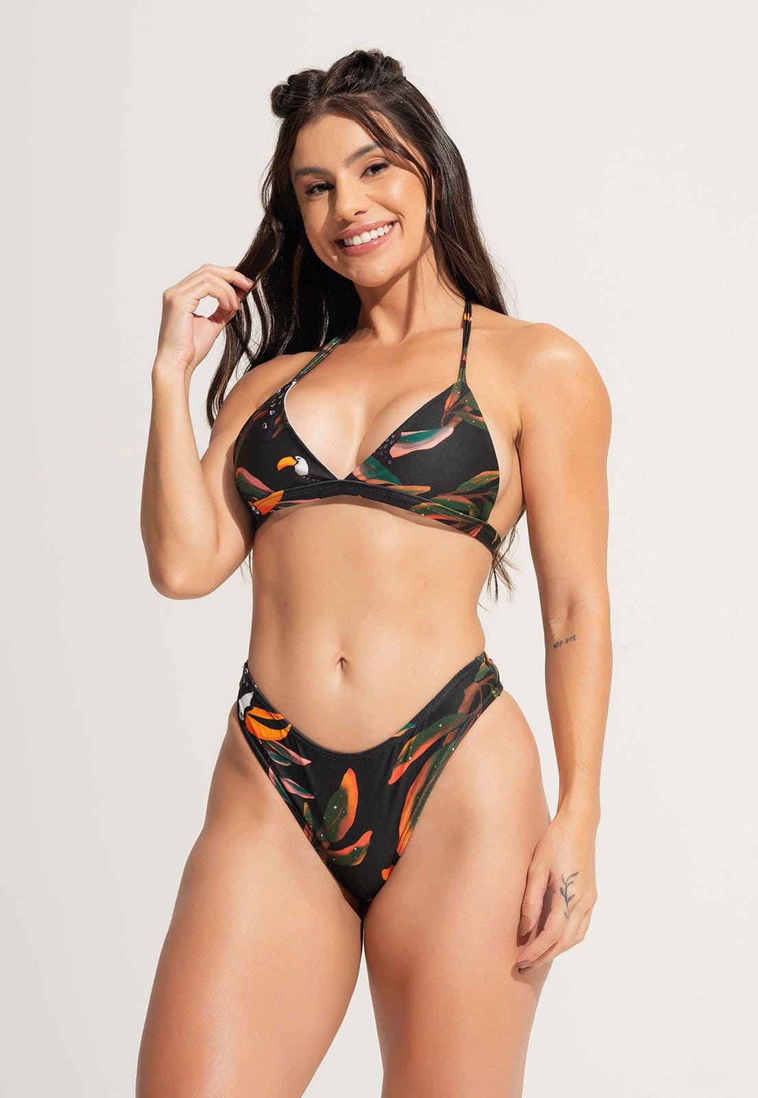 Vista 2 Biquíni MVB Modas Triângulo Aviador Asa Delta Fio Dental Tropical Mvb Modas estampado/multicolorido/preto/verde militar