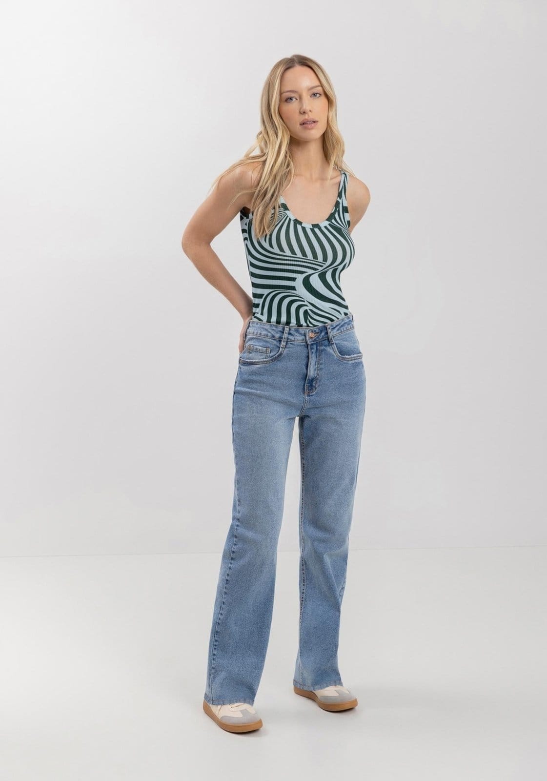 Calça Lez a Lez Jeans Reta Com Barra Desfiada E Elastano