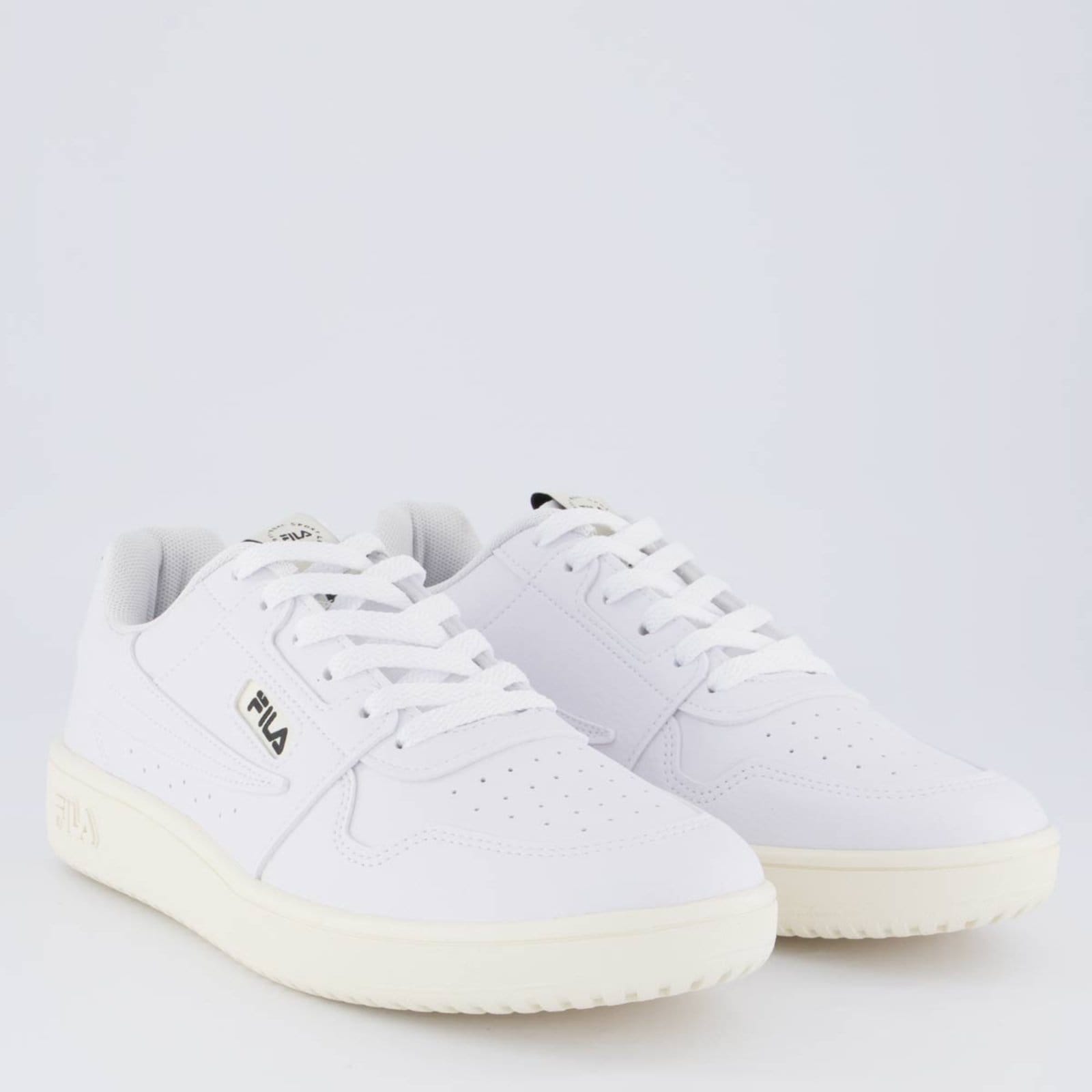Vista 2 Tênis Fila ACD Classic e Cinza Fila branco