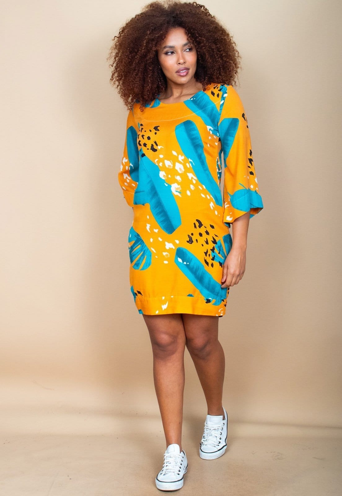 Vista 2 Vestido Curto Cabanafree Balli Manga Ampla Estampa Aurora Botânica Cabanafree estampado/preto