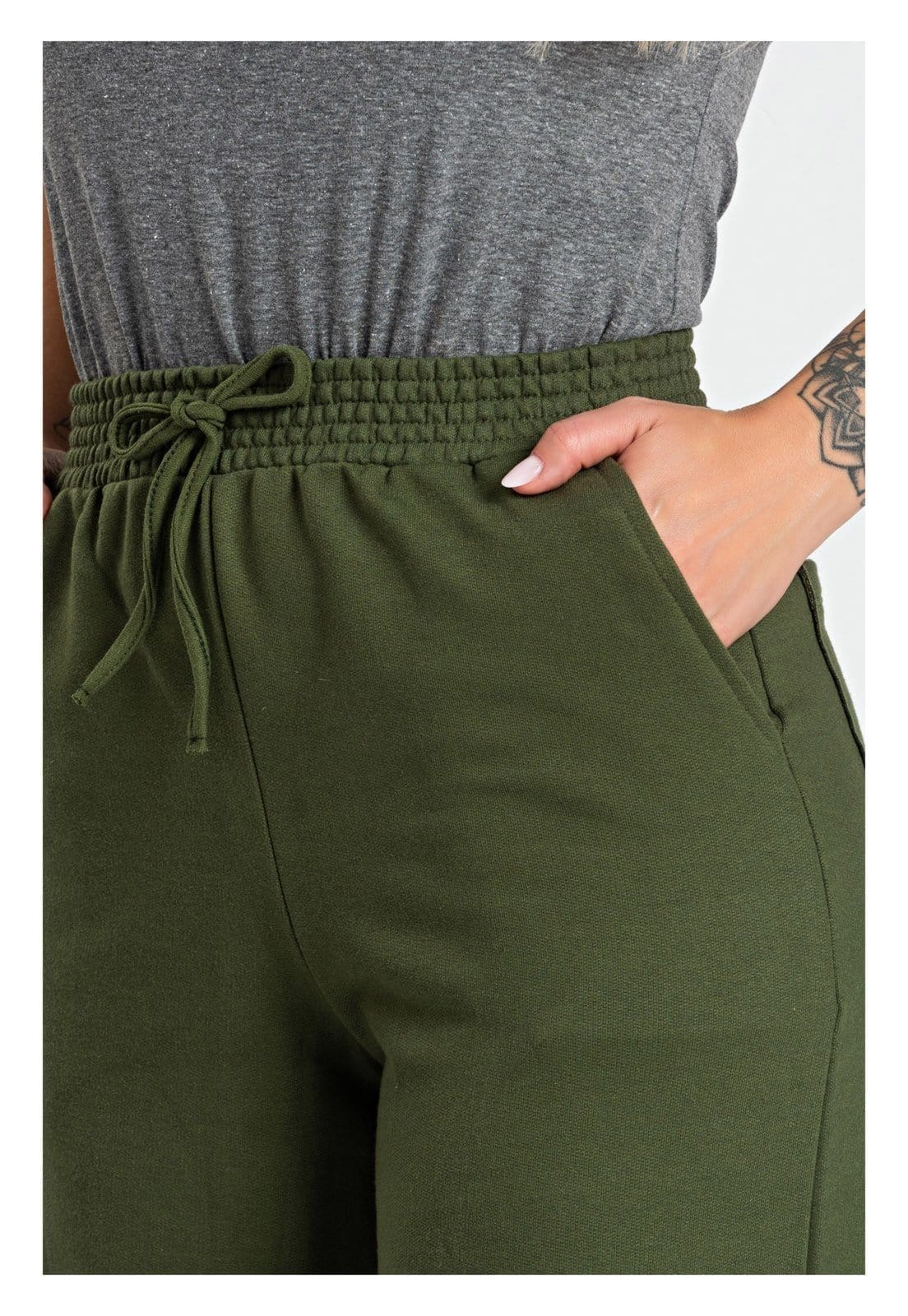 Vista 2 Calça Moletom Wide Leg Tai Meu Jeans verde militar