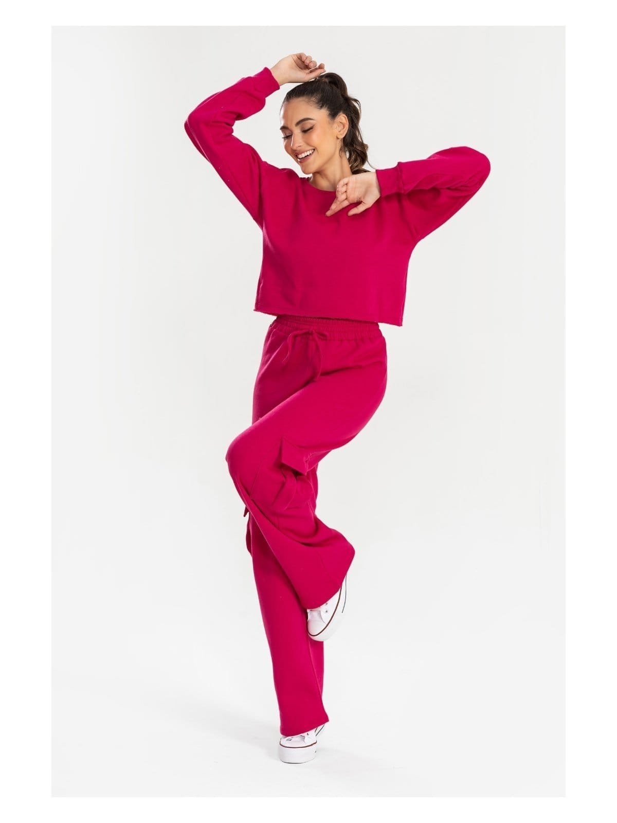 Vista 2 Calça Moletom Reta Cargo Feminina com Avesso Peluciado Rosa Pink Meu Jeans pink rosa