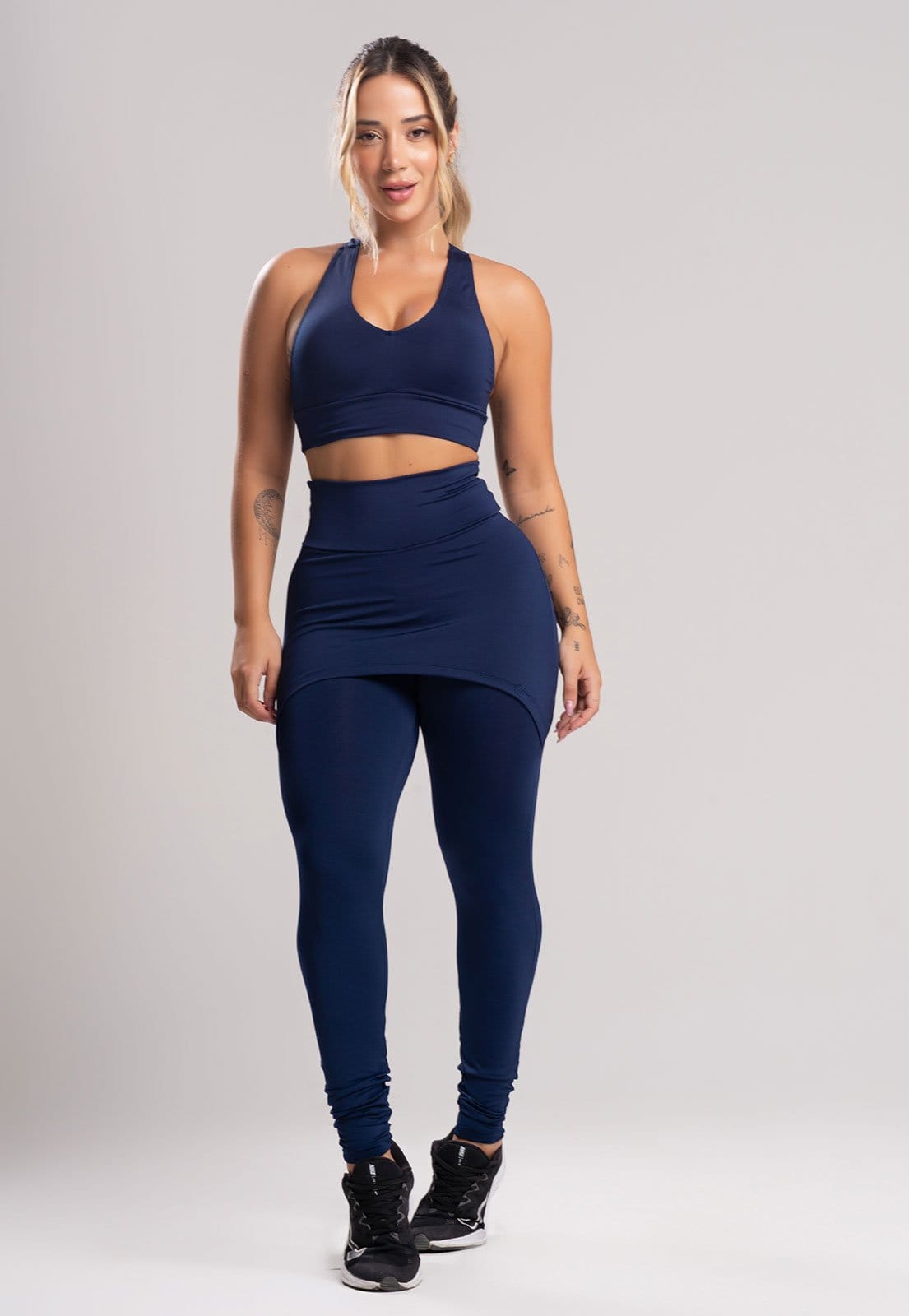 Vista 2 Calça Legging MVB Modas Saia Tapa Bumbum Suplex Lisa Marinho Mvb Modas azul/azul marinho azul