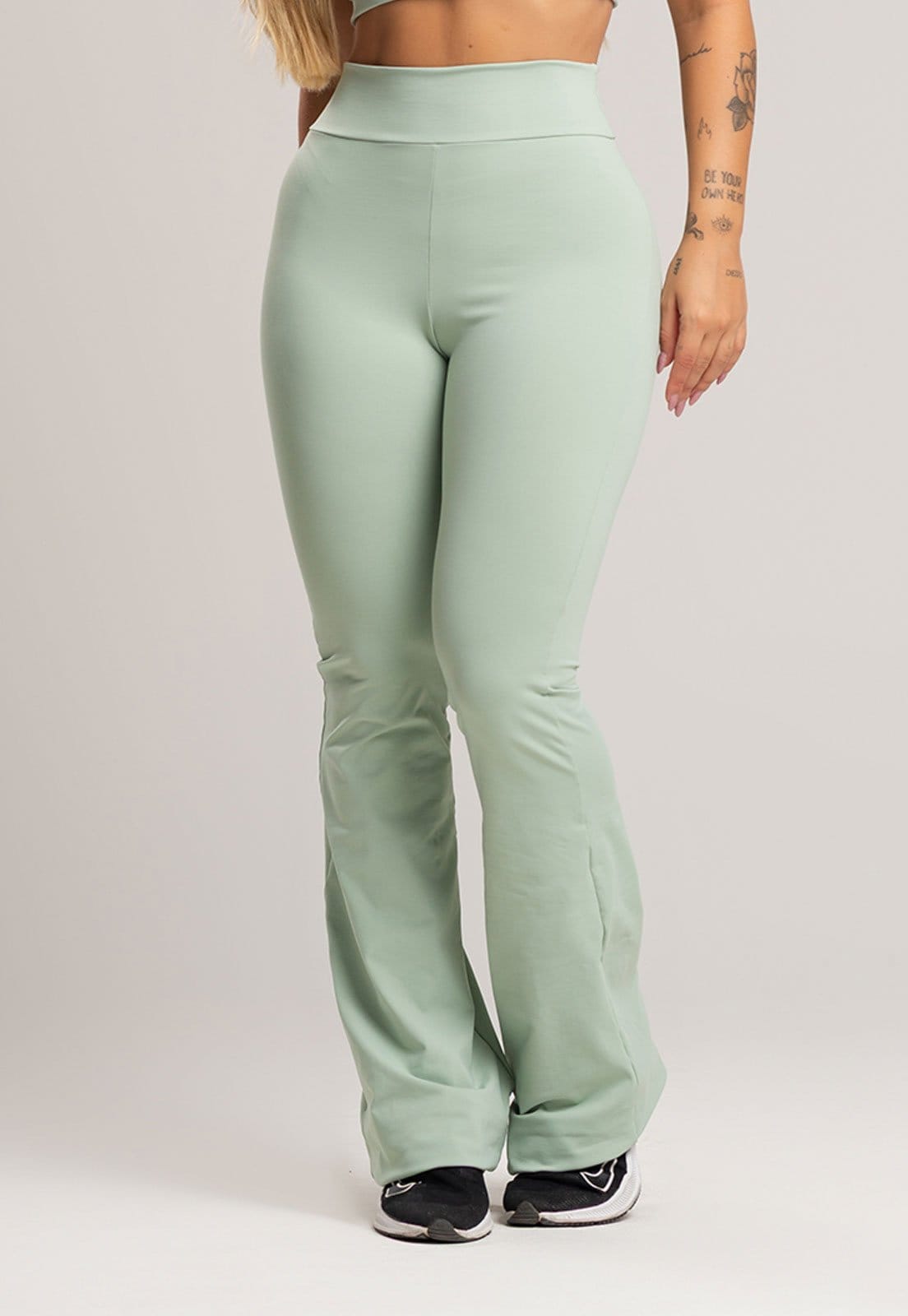 Calça MVB Modas Flare Pantalona Poliamida Pistache
