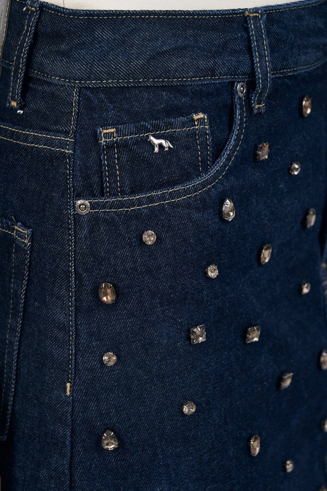 Vista 2 Saia Aplicações Feminina Acostamento ACT FEMININO jeans