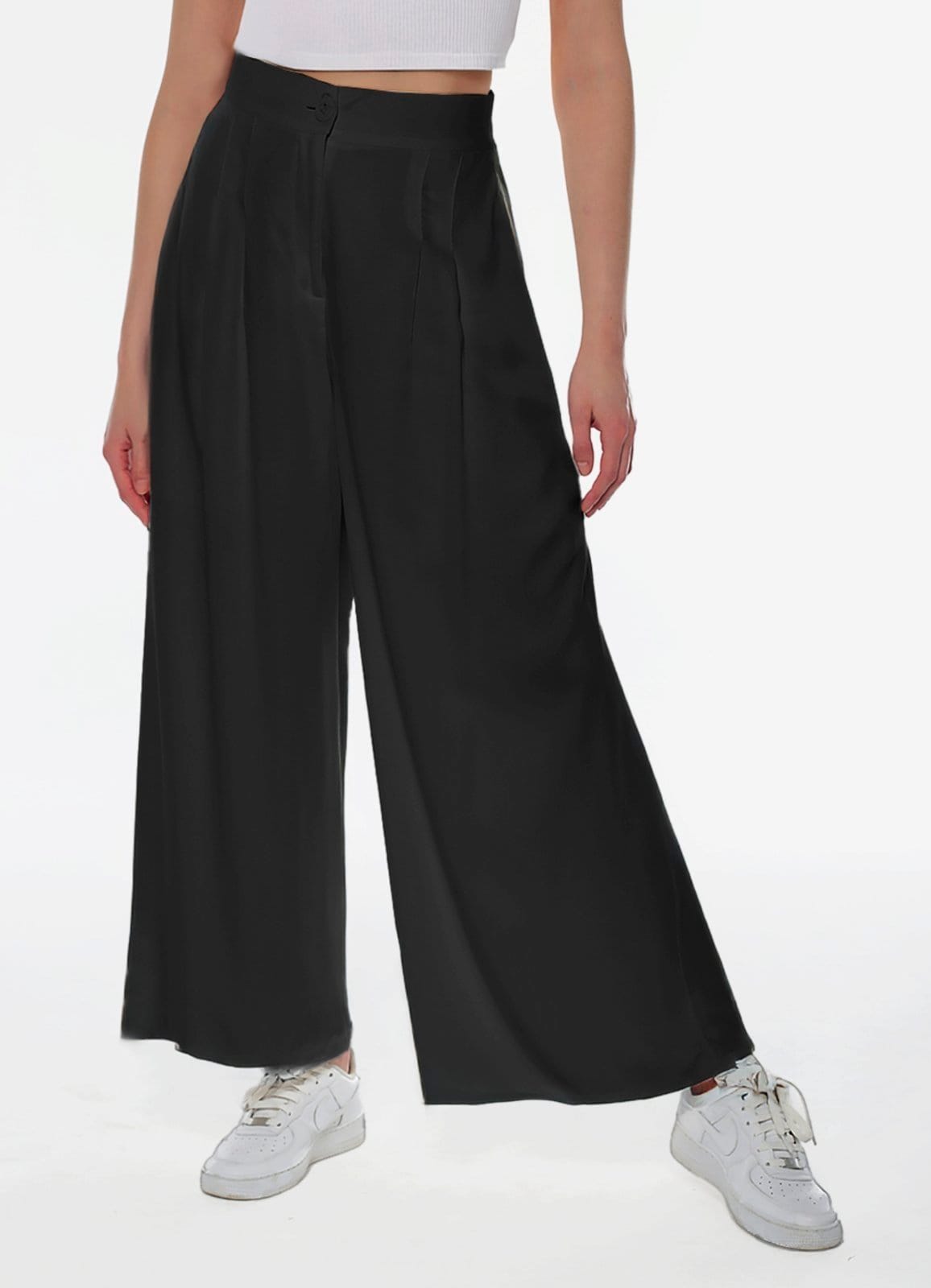 Vista 2 Calça Pantalona Preta em Viscose com Pregas e Bolsos SOB amarelo