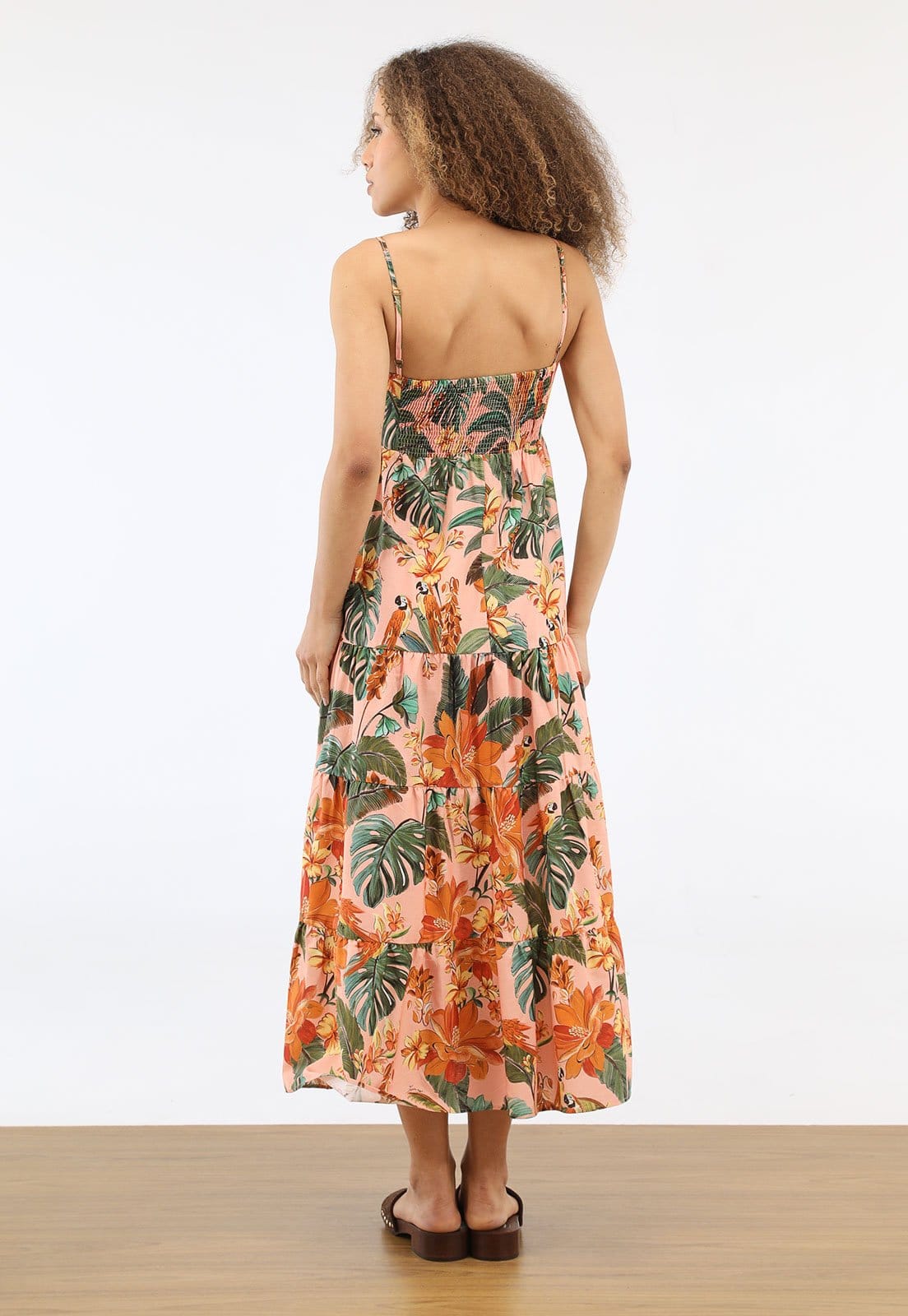 Vista 2 Vestido Feminino FARM Midi Estampa Tropical FARM rosa