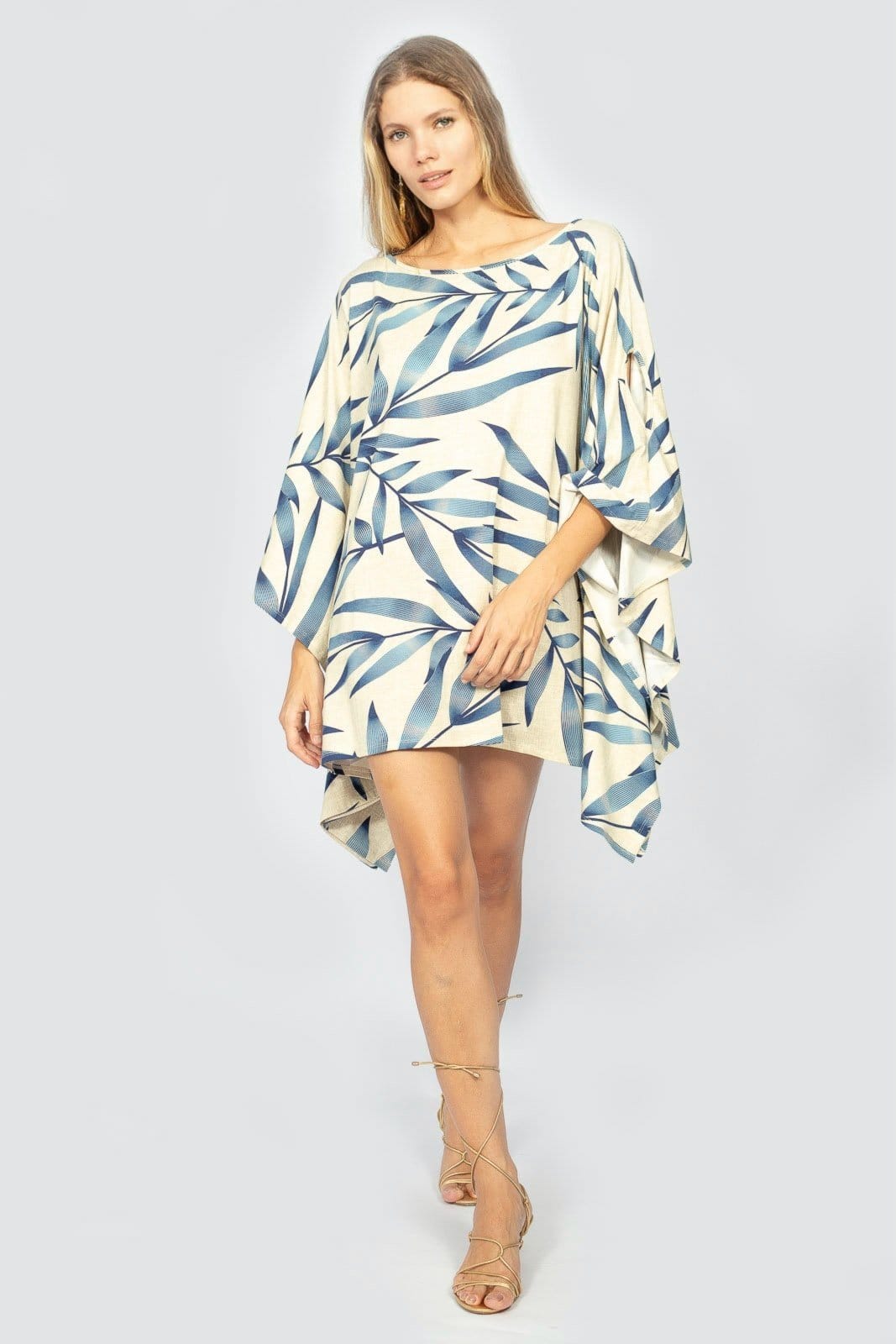 Vista 2 Vestido Kaftan Amazonia Vital Malha Glória Curto Bambu l Amazonia Vital azul/estampado/azul