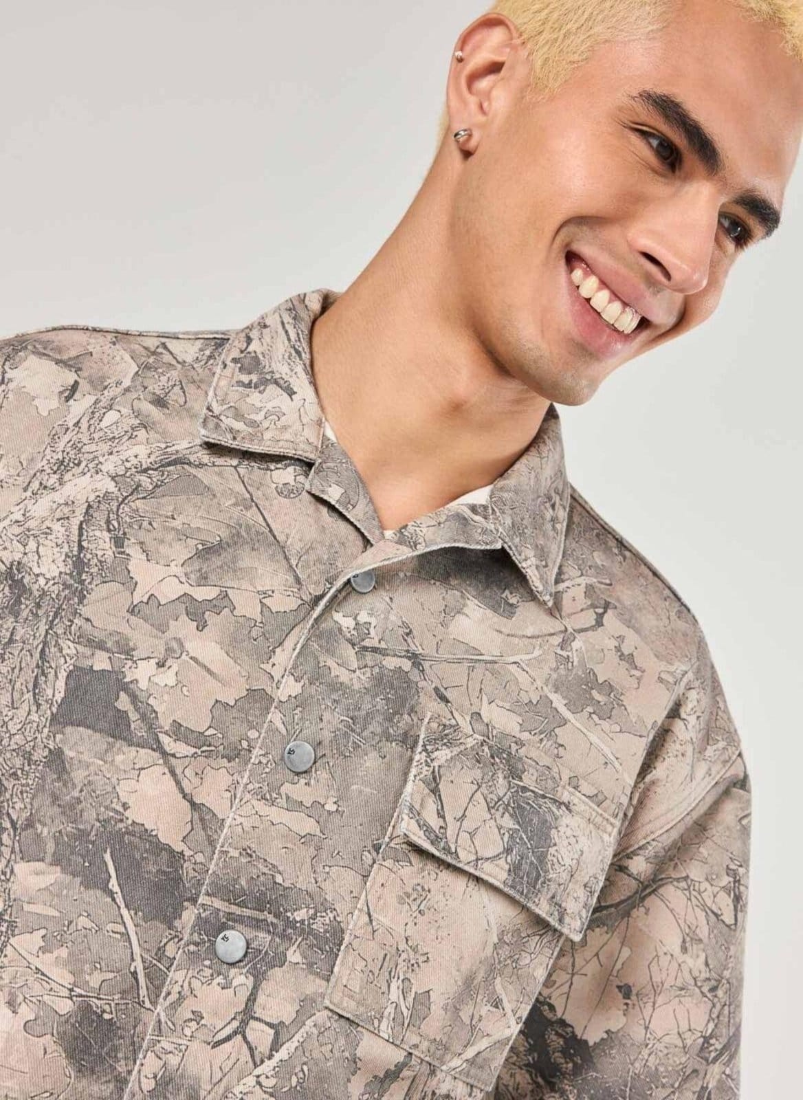 Vista 2 Camisa Box Em Sarja Camuflada Youcom estampado