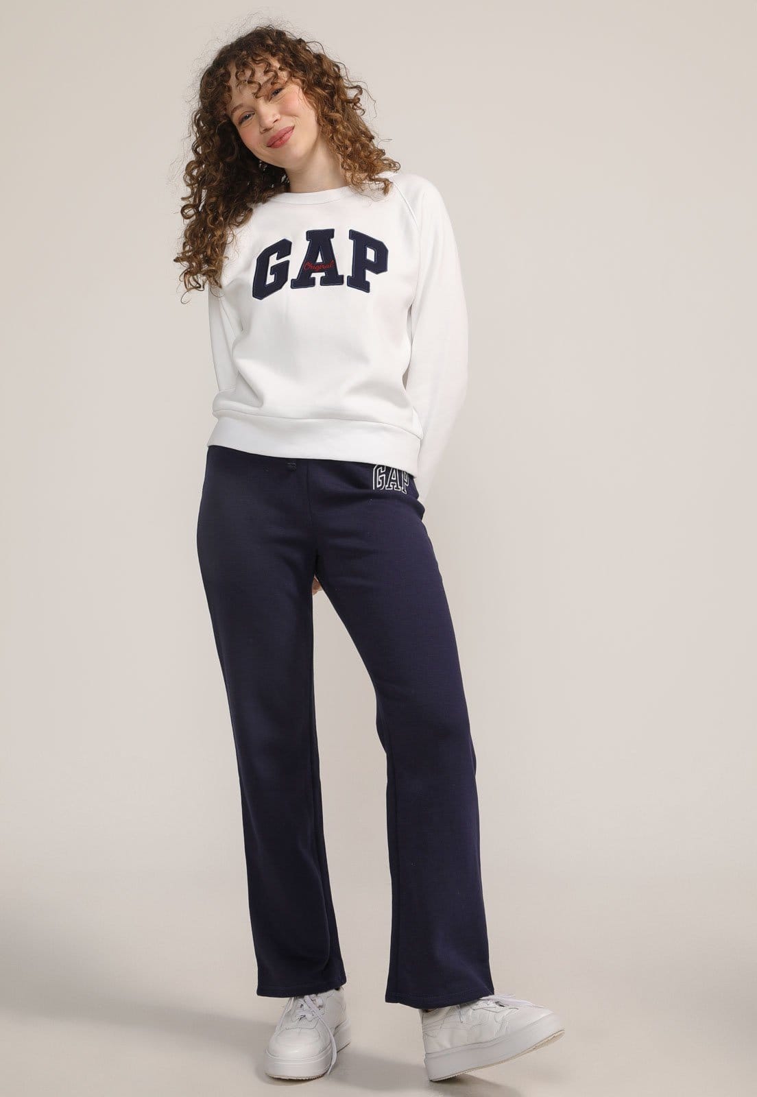 Vista 2 Calça de Moletom GAP Reta Logo Bordado Azul-Marinho GAP azul marinho