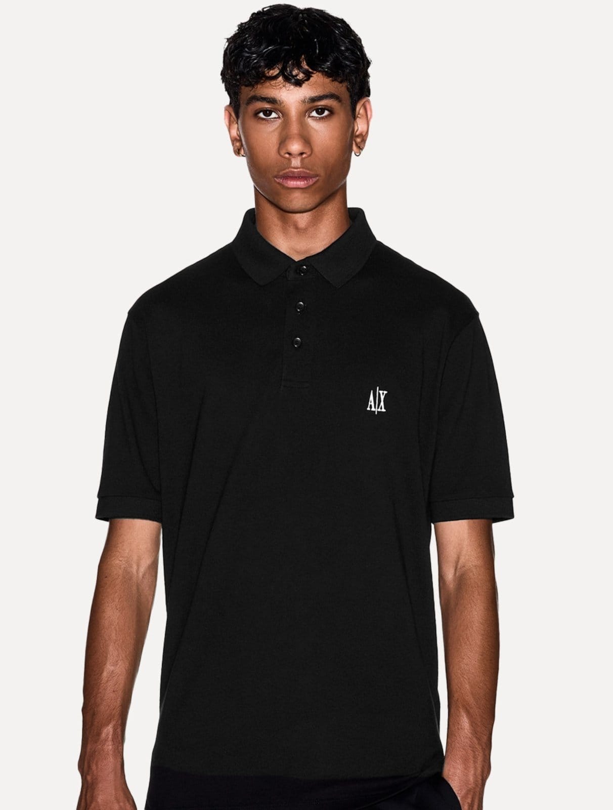 Vista principal Polo Armani Exchange Masculina Regular Fit Logo Icon AX Preta Armani Exchange preto
