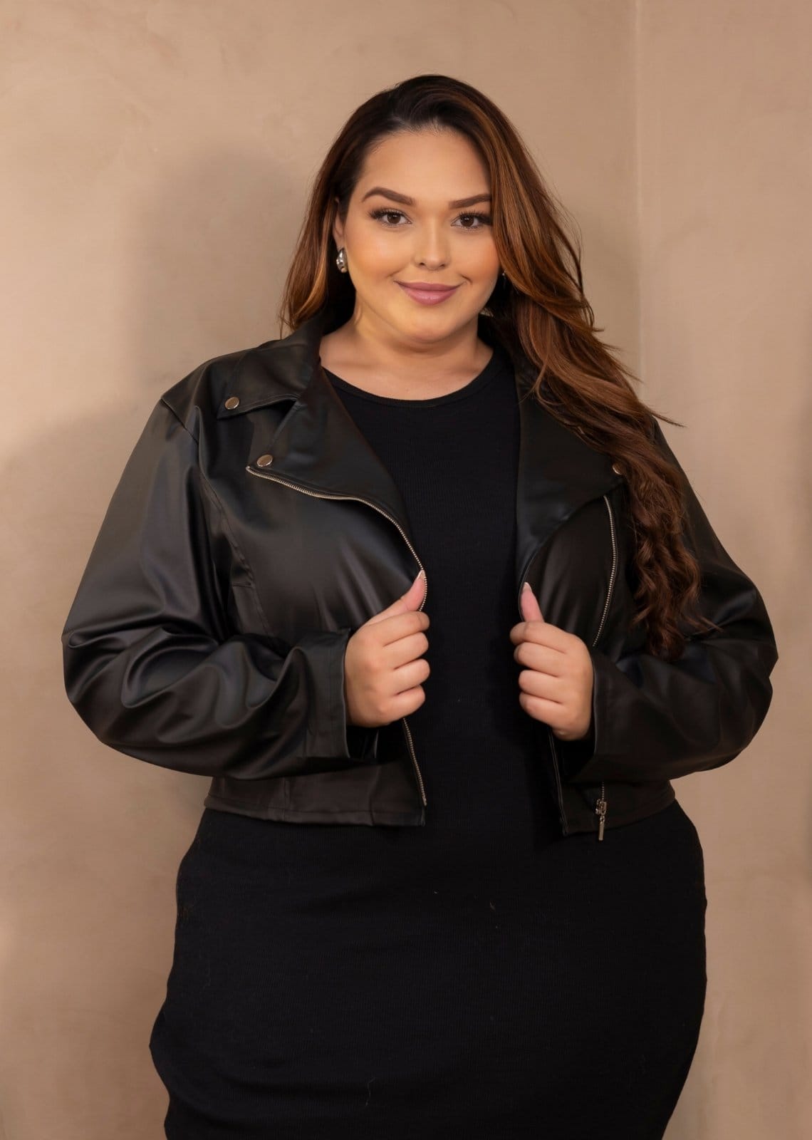 Jaqueta P.U. Cropped Plus Size Com Zíper Cia do Vestido
