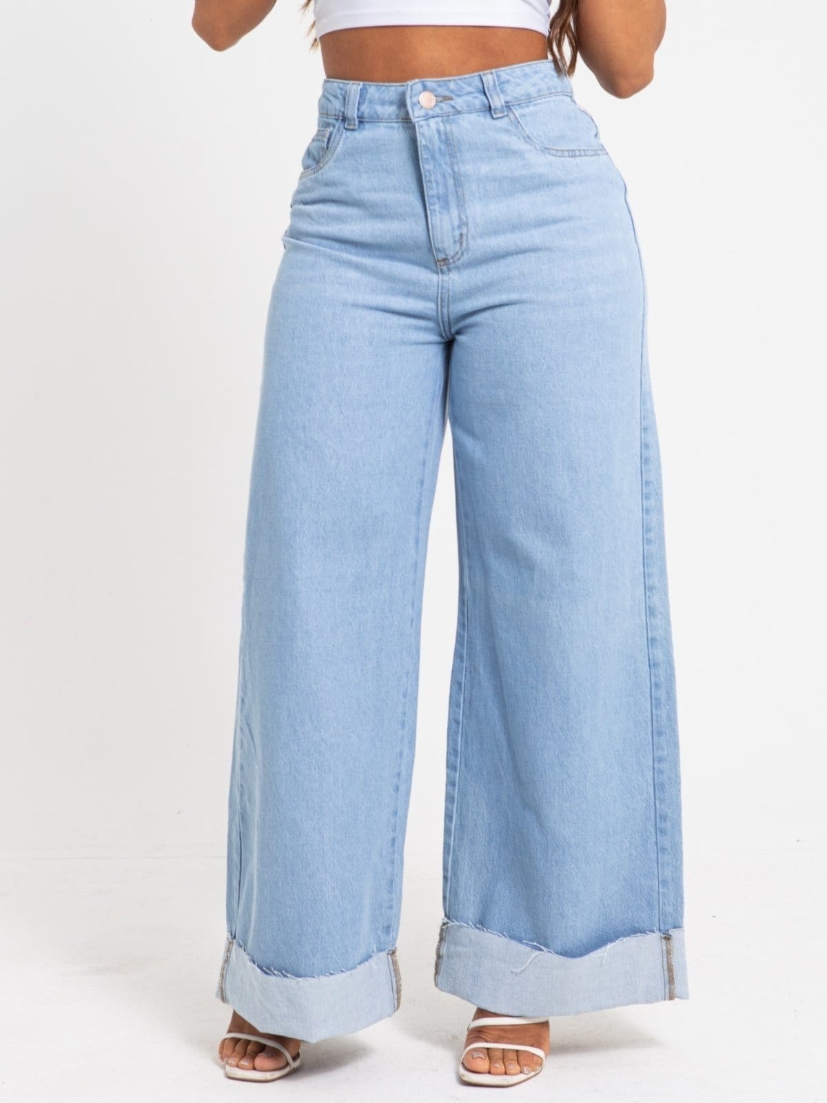 Calça Feminina Jeans Wide Leg Barra a Fio Dobrada Cintura Alta Ampla