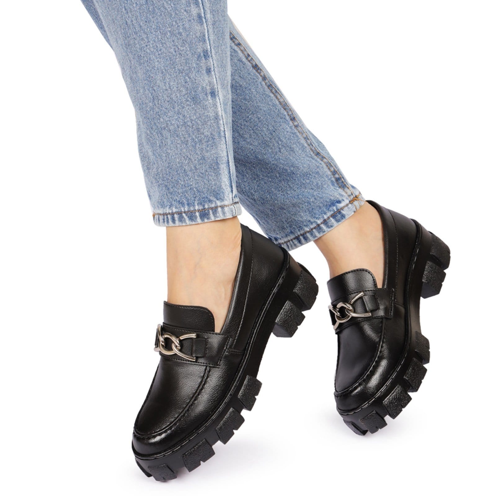 Sapato Mocassim Tratorado Feminino com Fivela