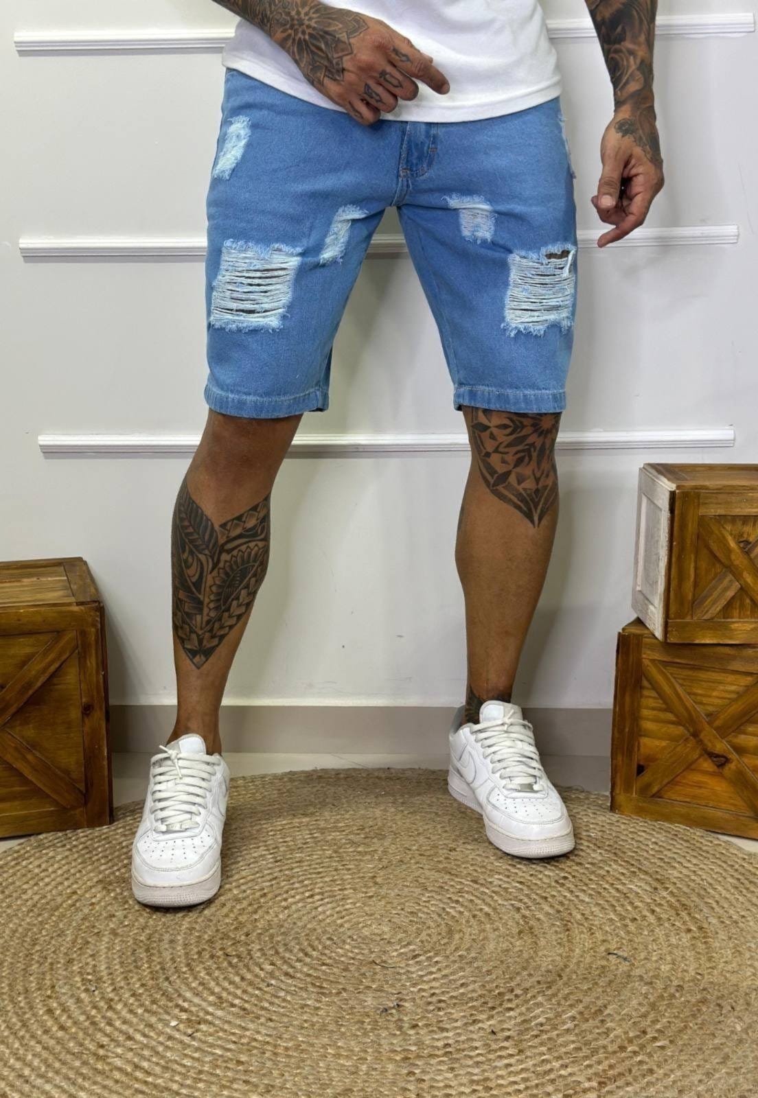 Vista 2 Bermuda Jeans Masculina Tempo Hábil Slim Destroyed Claro 5 Estilo azul