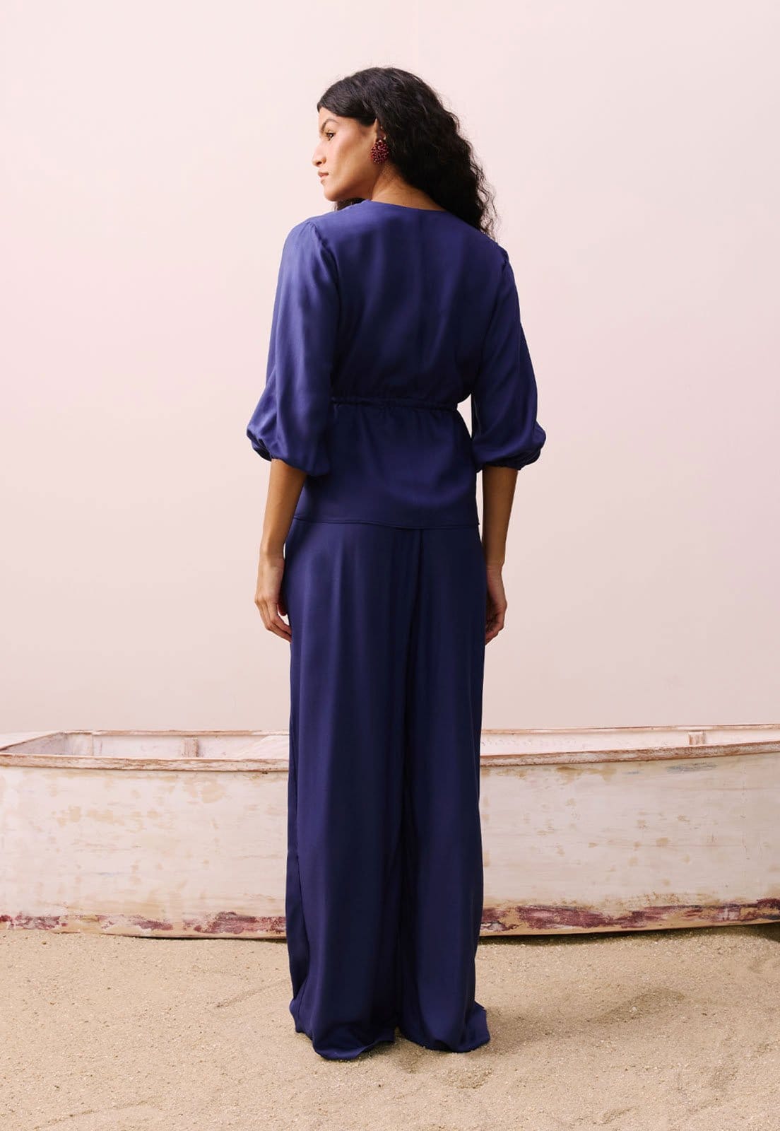 Vista 2 Calça CaCay Pantalona Lisa CaCay azul