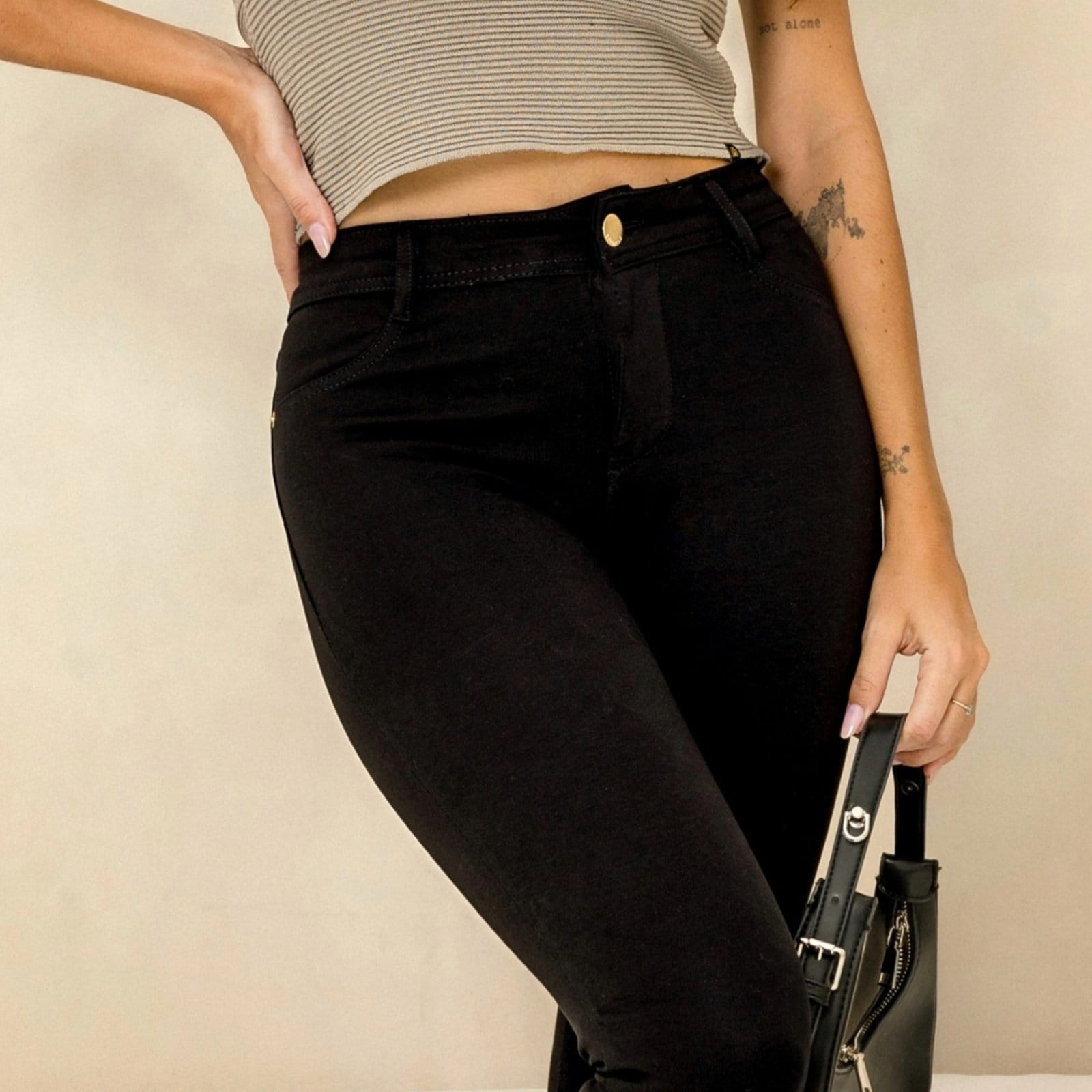 Vista 2 Calça Bandagem Montaria Básica Feminina Revanche Wanessa Revanche preto